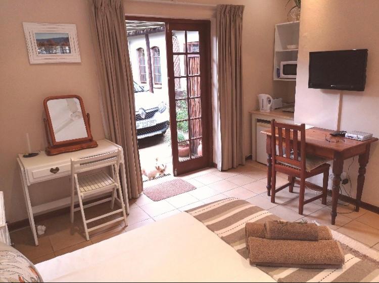 Double Room - Photo 8