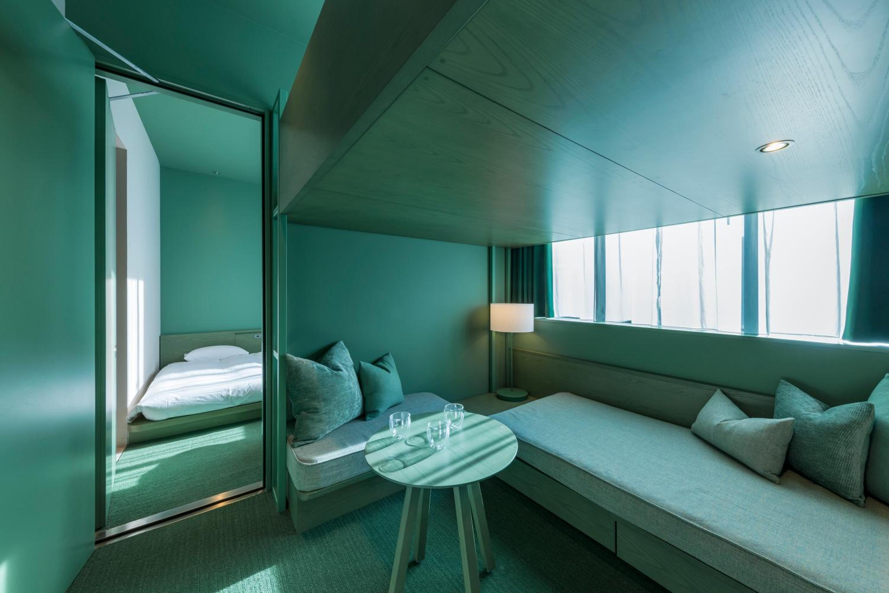 【green】Connecting Room A