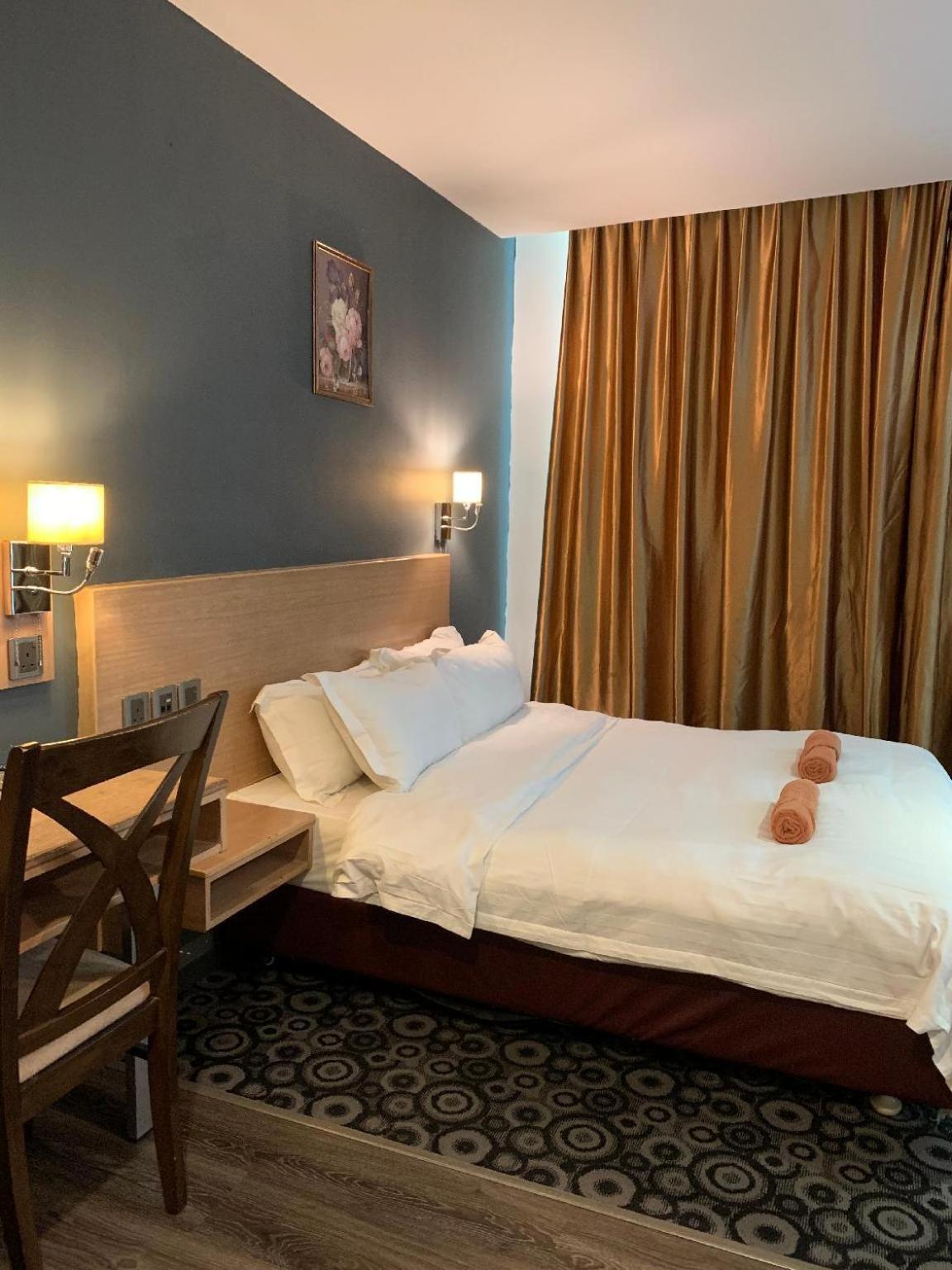 Standard Queen Room - Photo 5