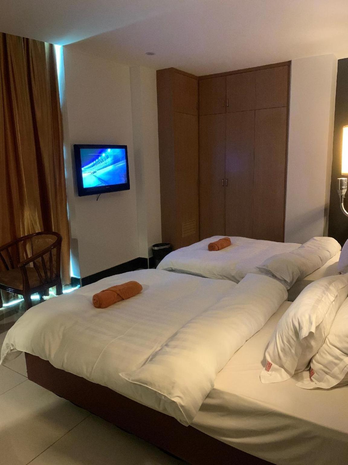 Twin Room with City View photo 3