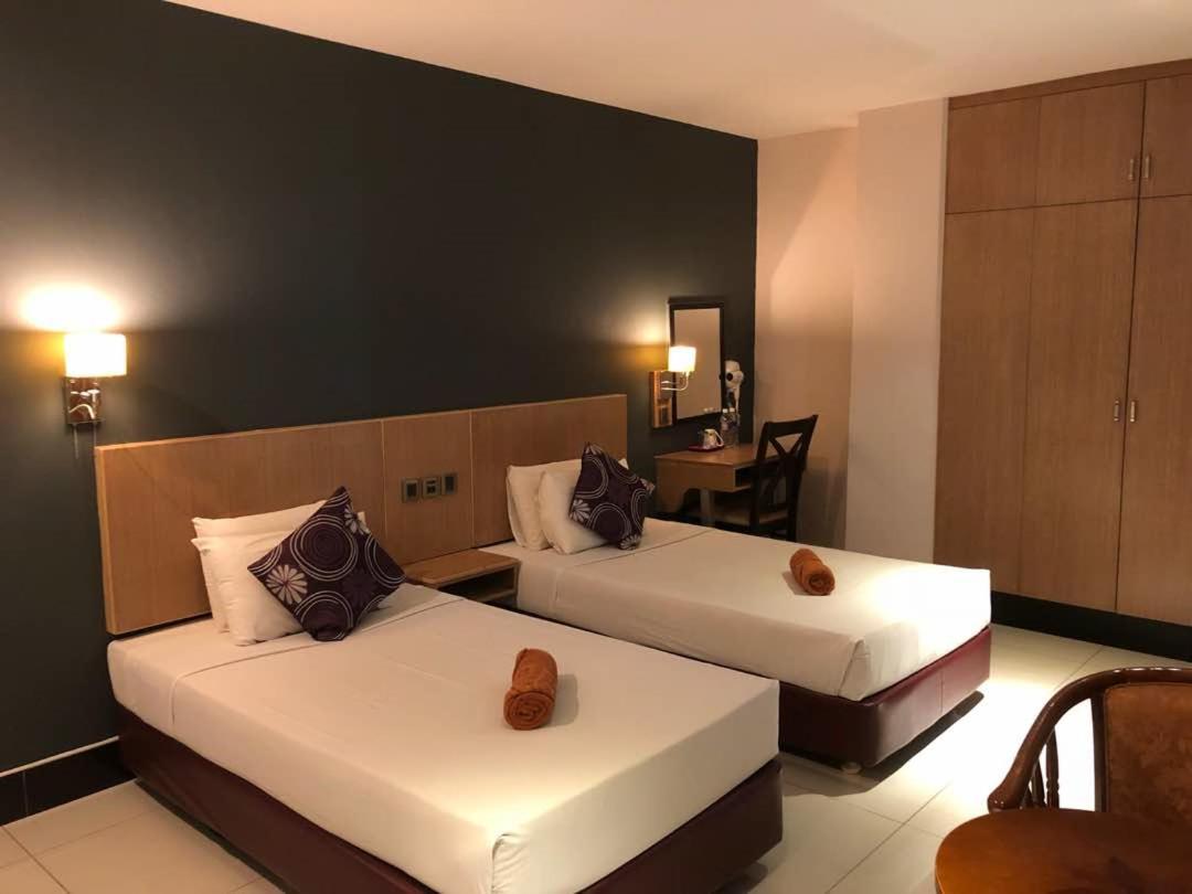 Twin Room with City View photo 2