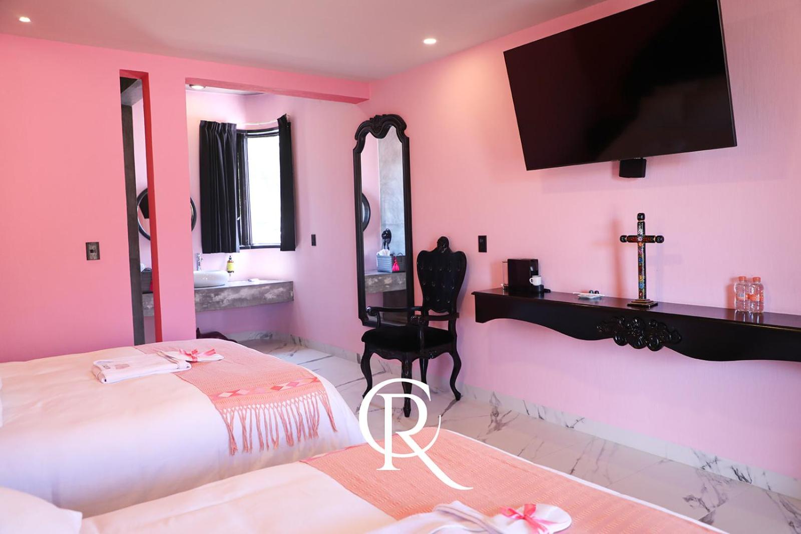 Standard Twin Room - Photo 5