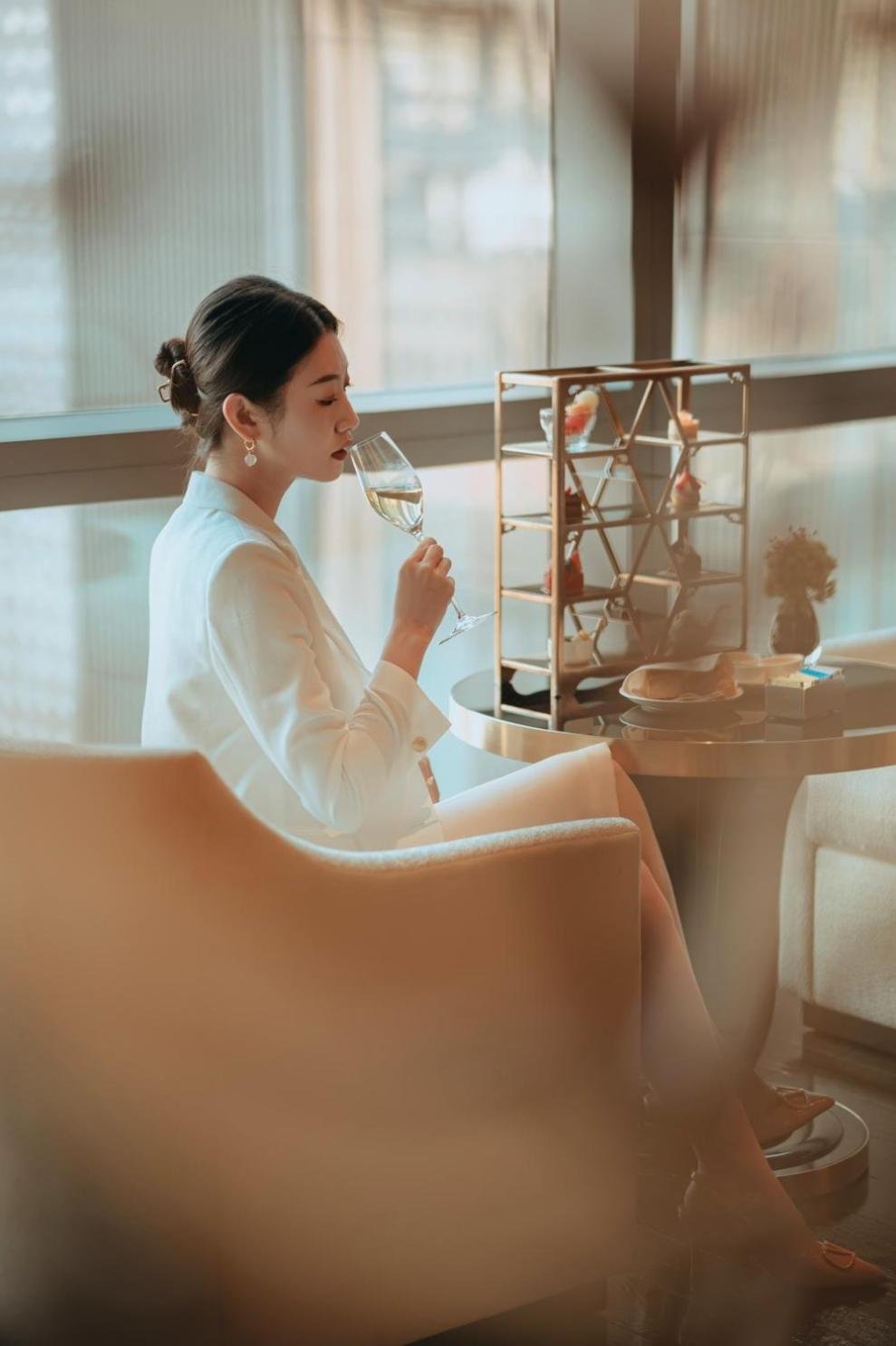 Four Seasons Twin Room with Executive Club Package