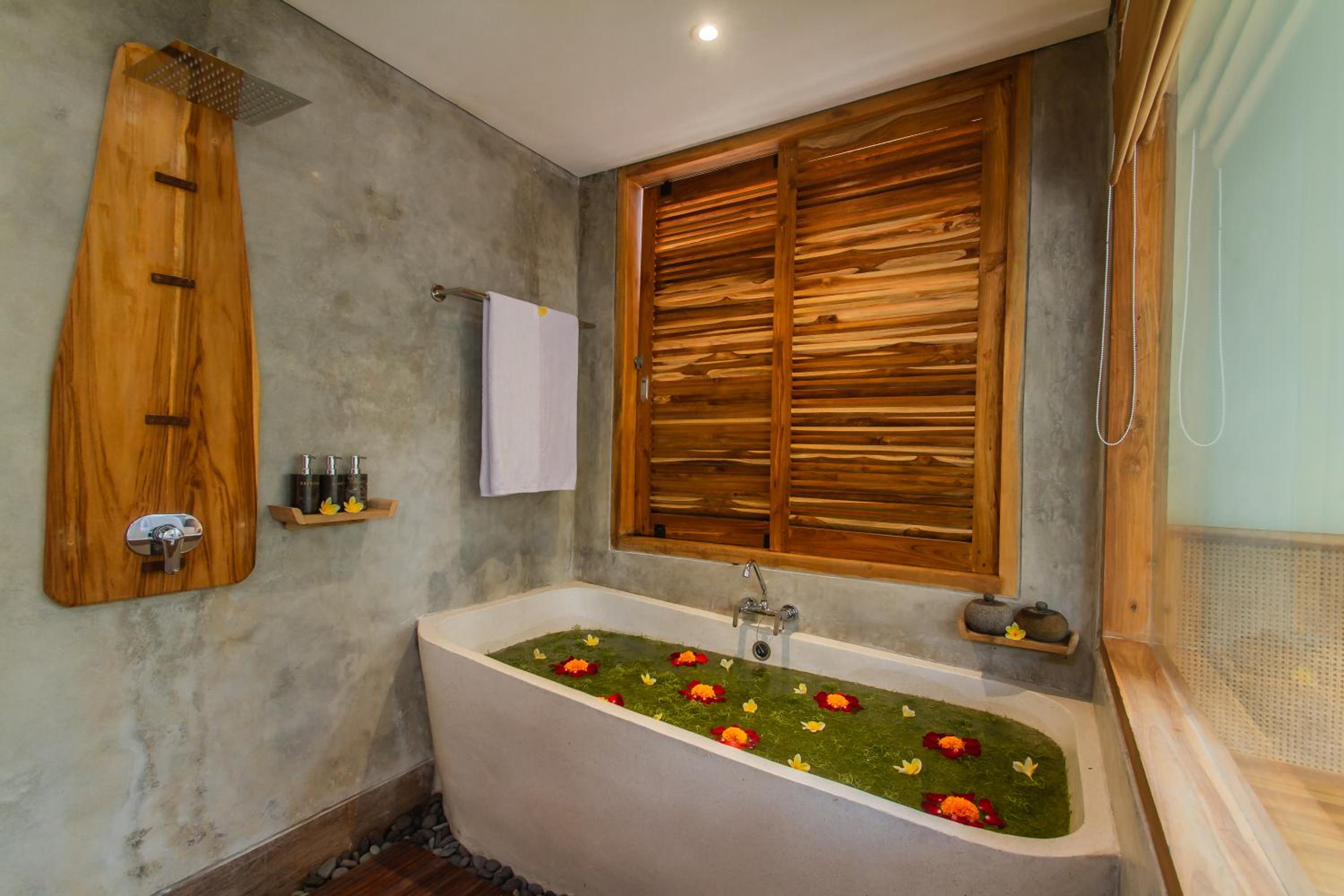 Villa with Private Pool - Photo 13