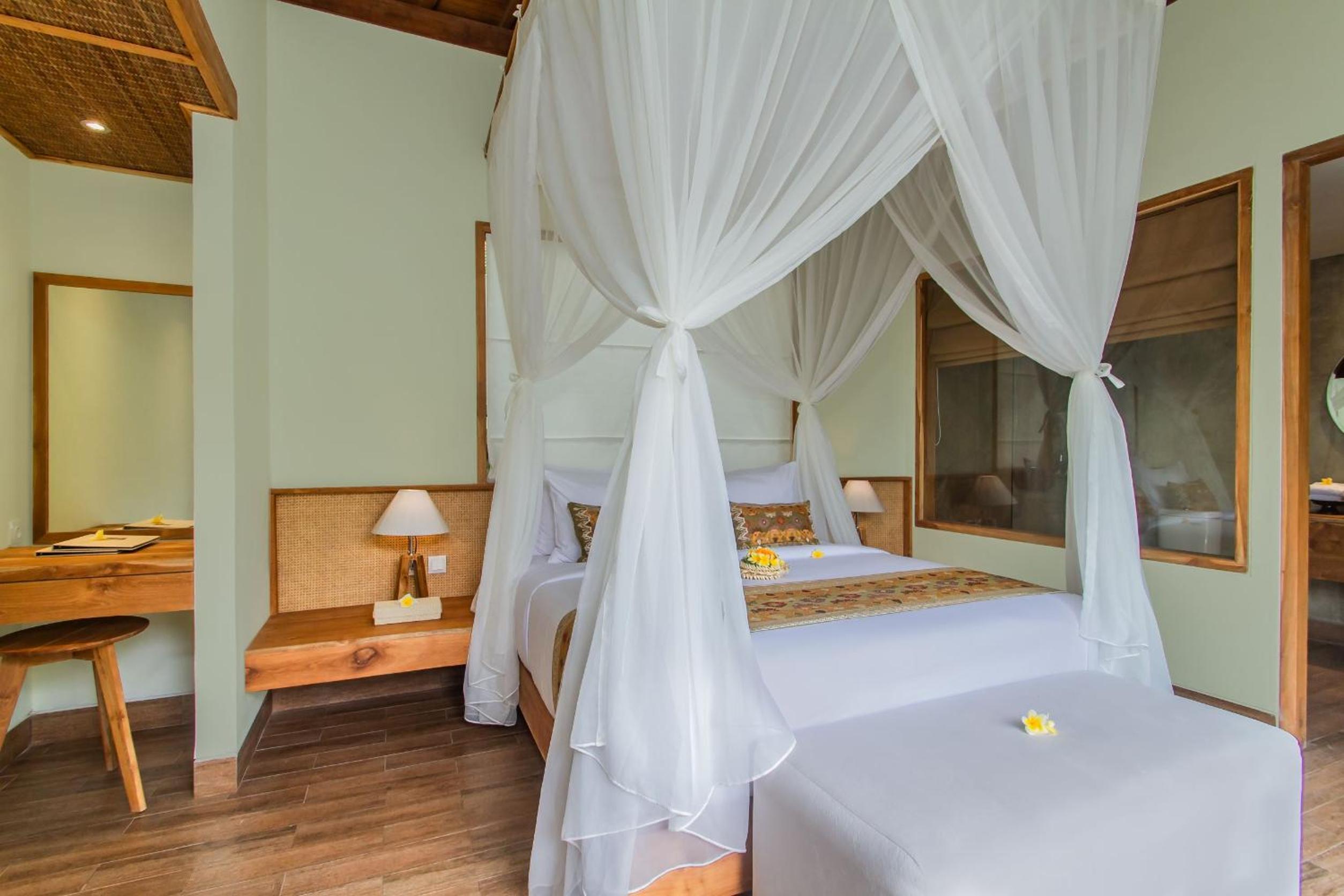 Villa with Private Pool - Photo 3