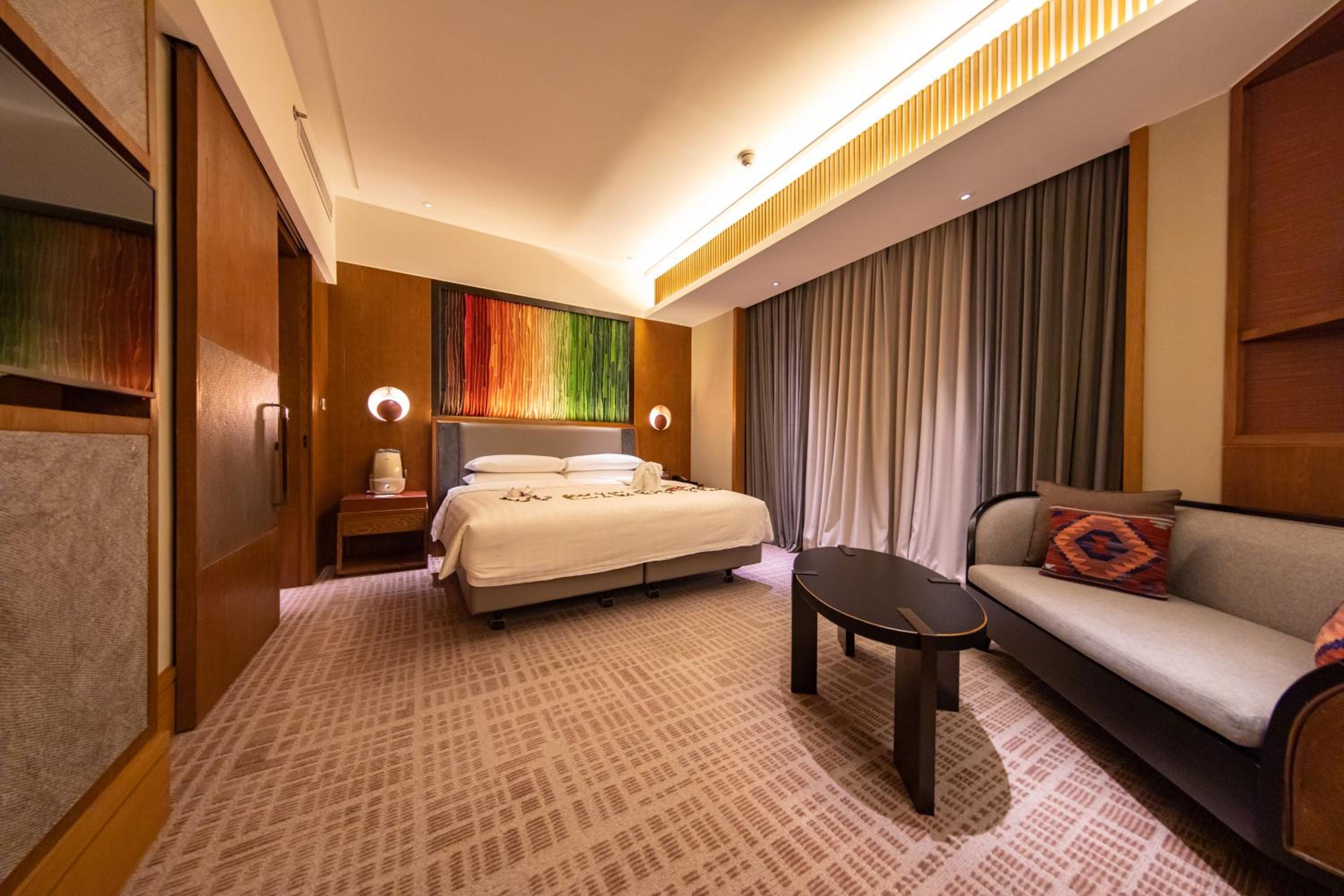 Oxygen Executive Suite King