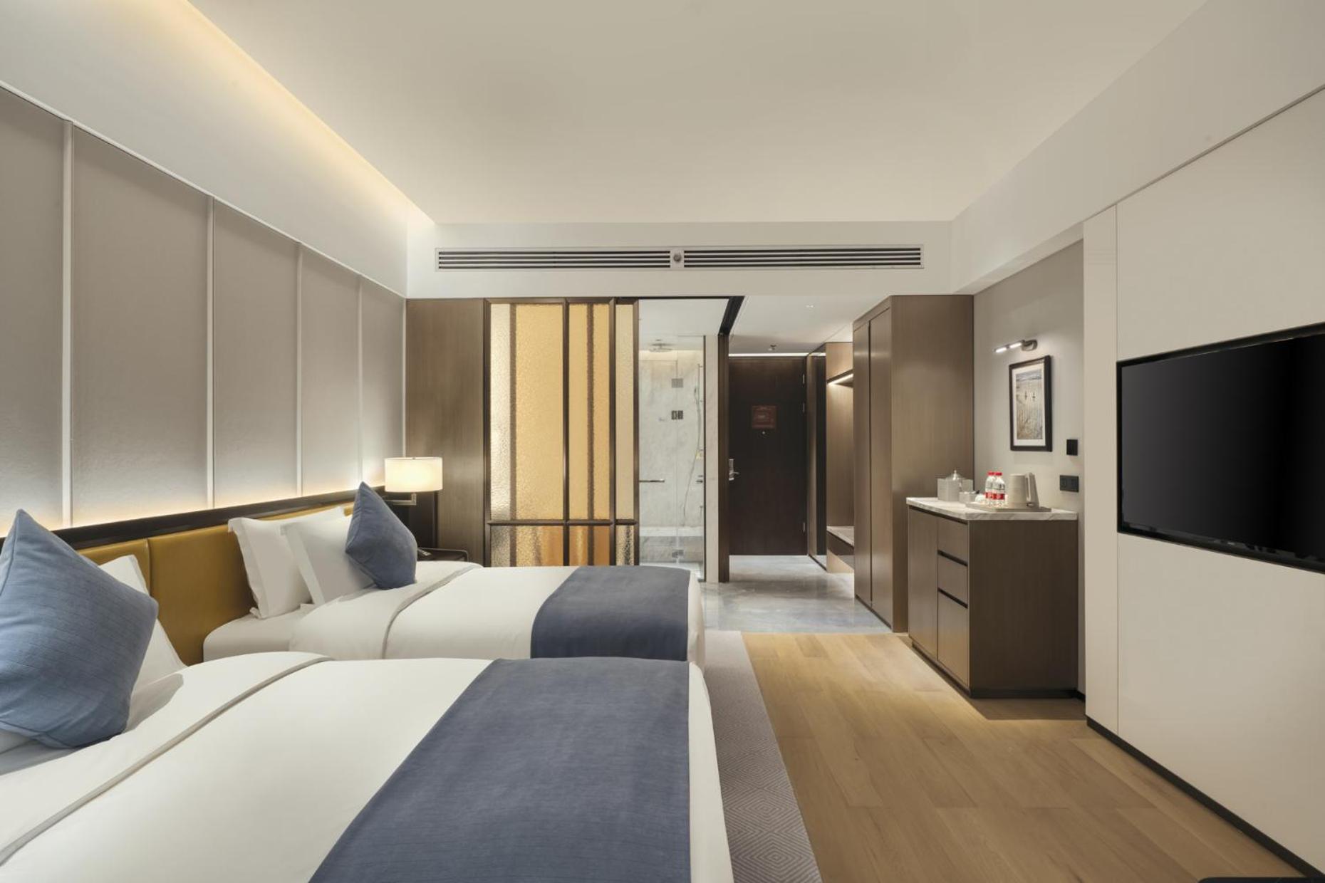 Deluxe Double Room with Two Double Beds - Non-Smoking - Photo 3
