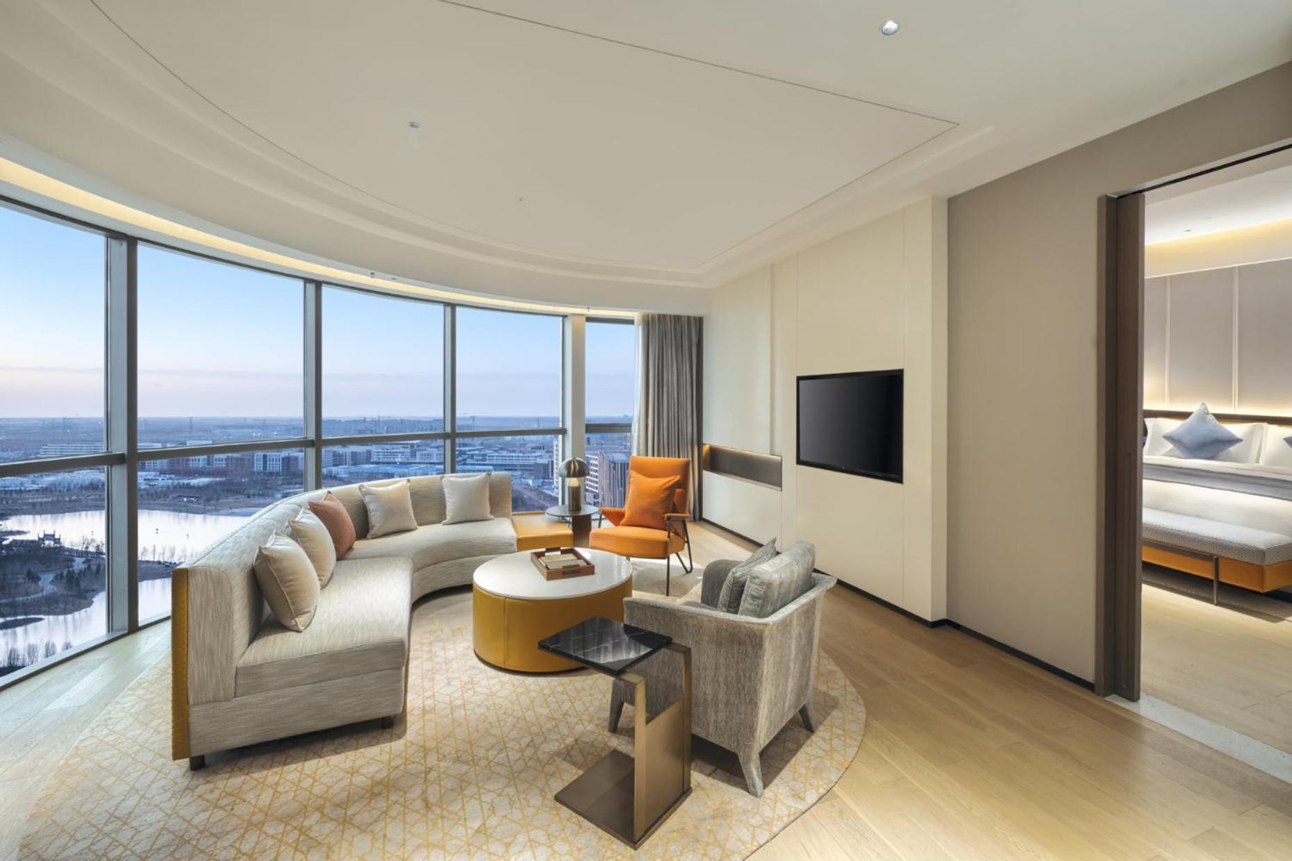 Executive King Suite - Non-Smoking - Photo 4