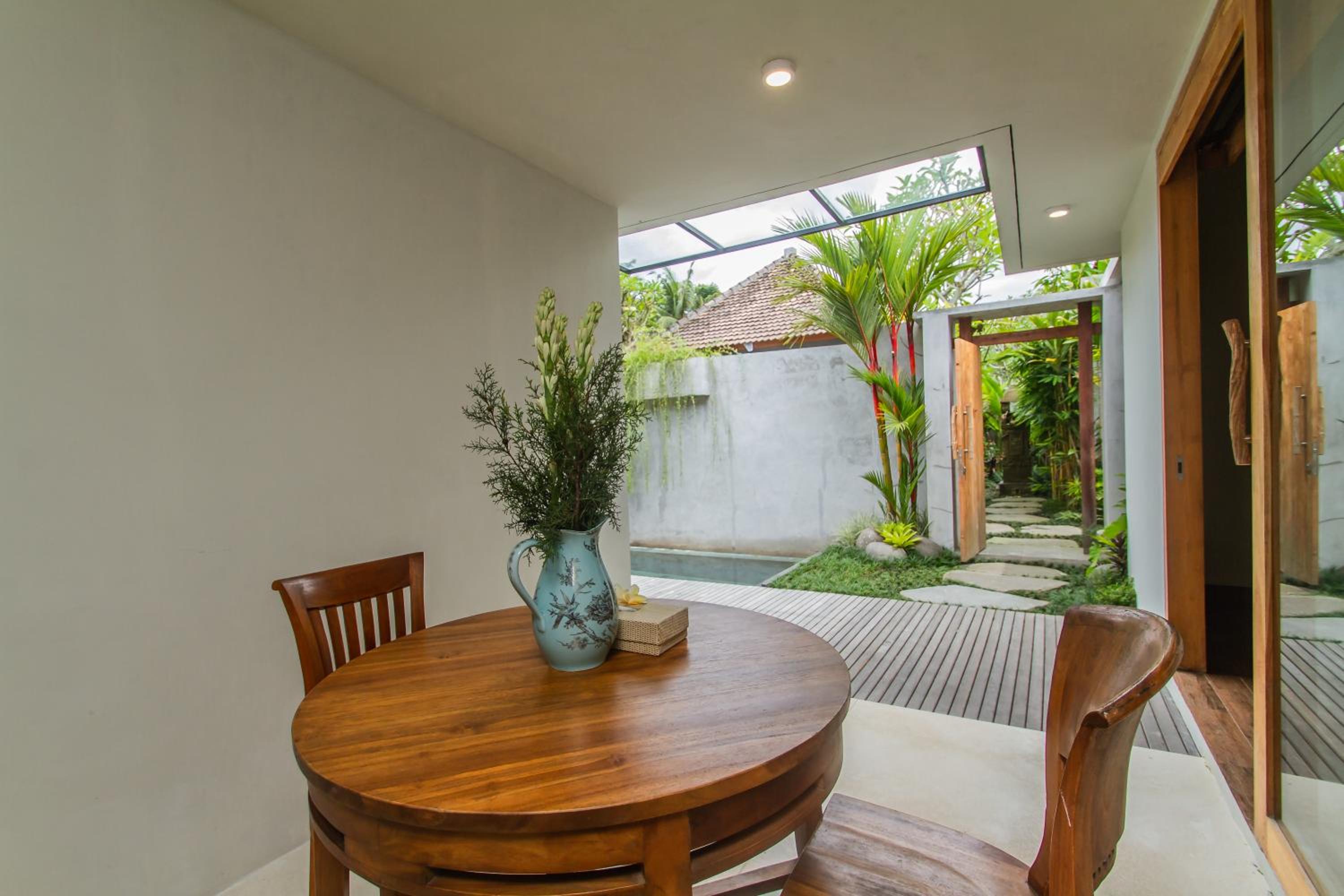 Villa with Private Pool - Photo 15