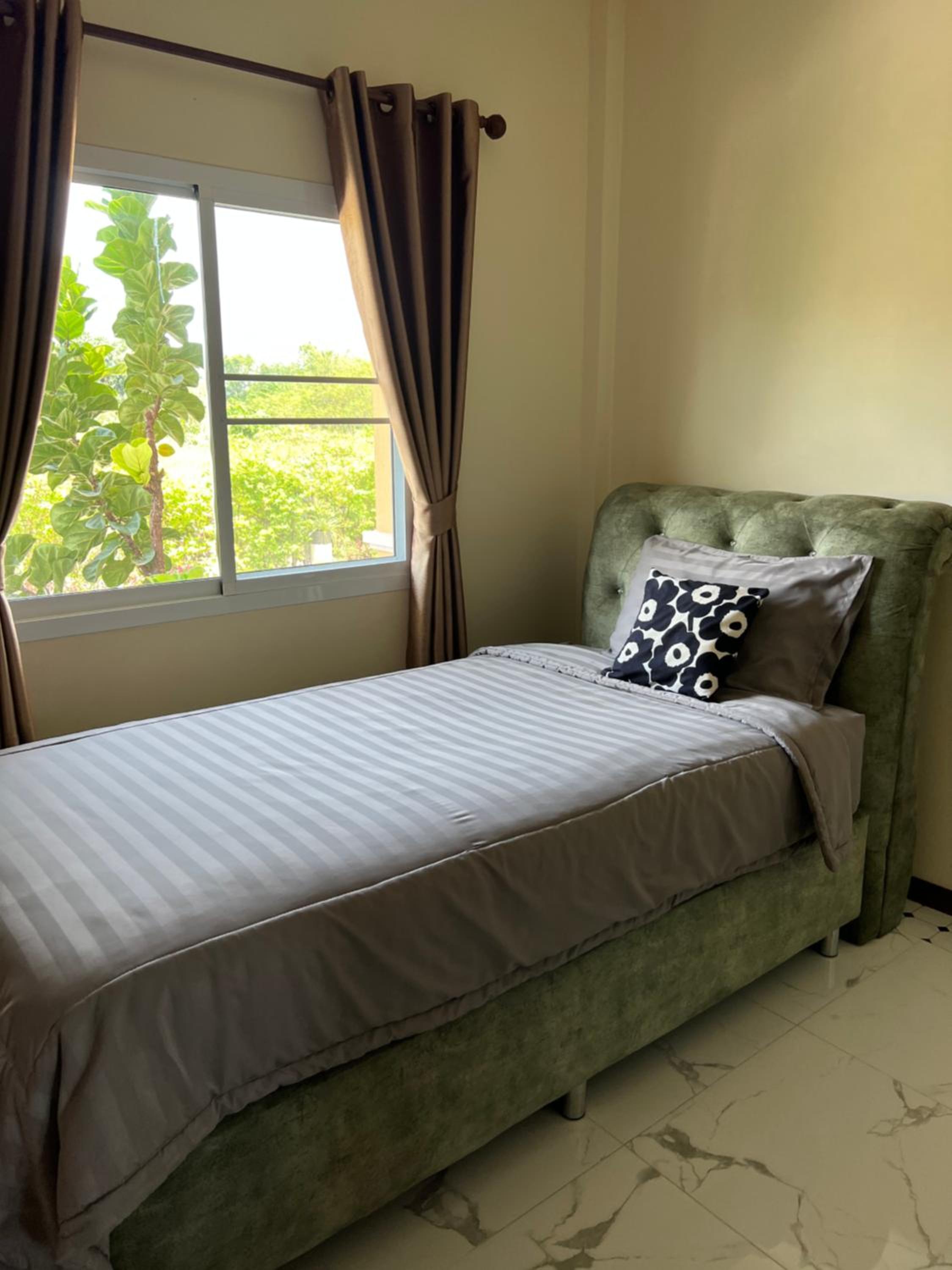 Two-Bedroom House - Photo 11