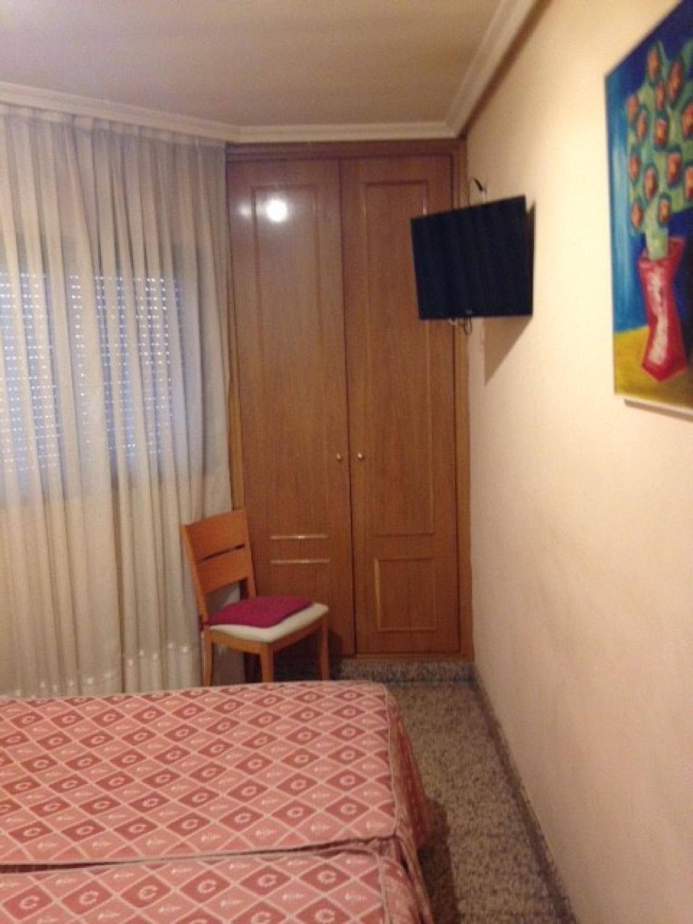 Twin Room - Photo 46