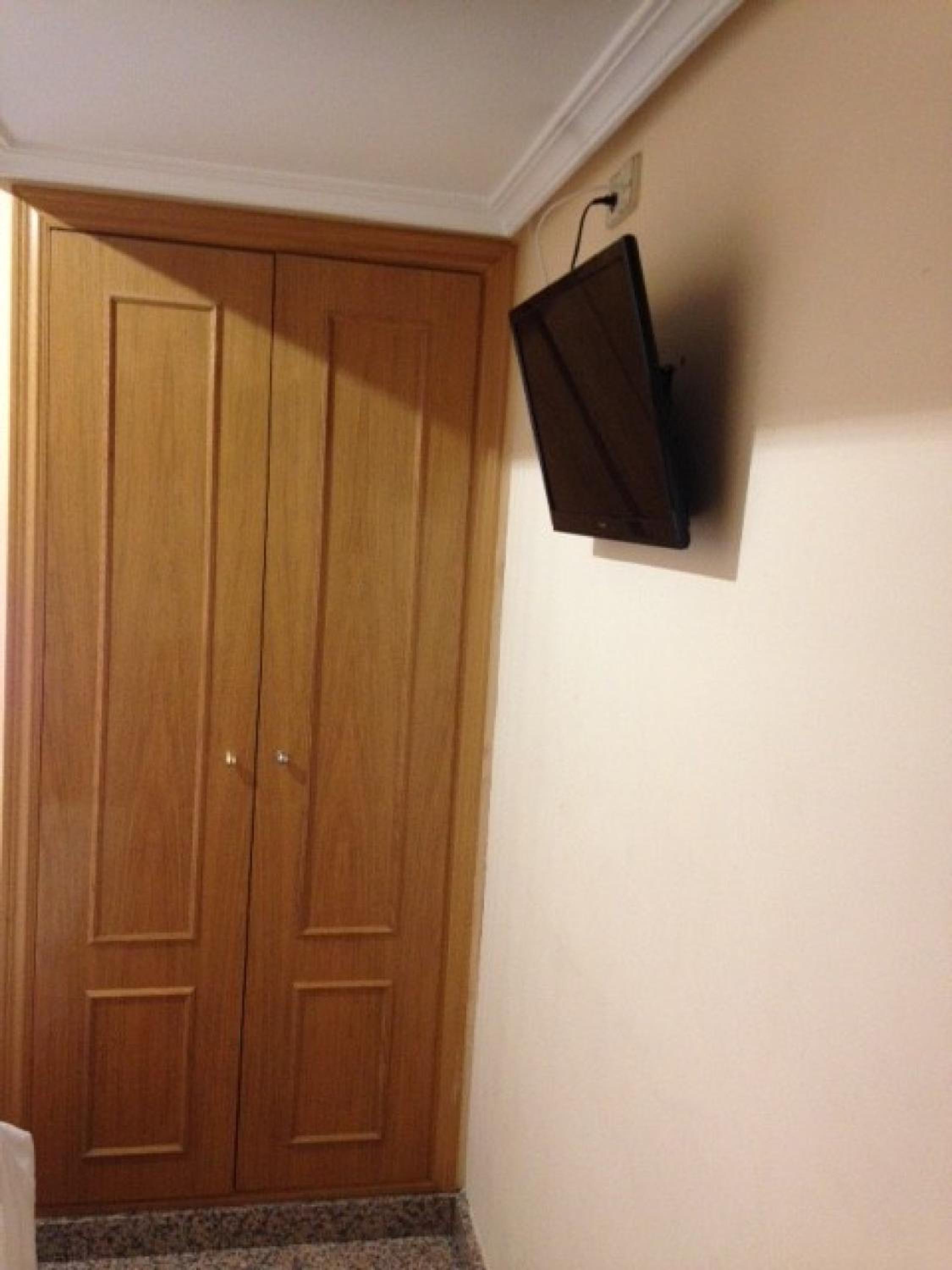 Twin Room - Photo 43