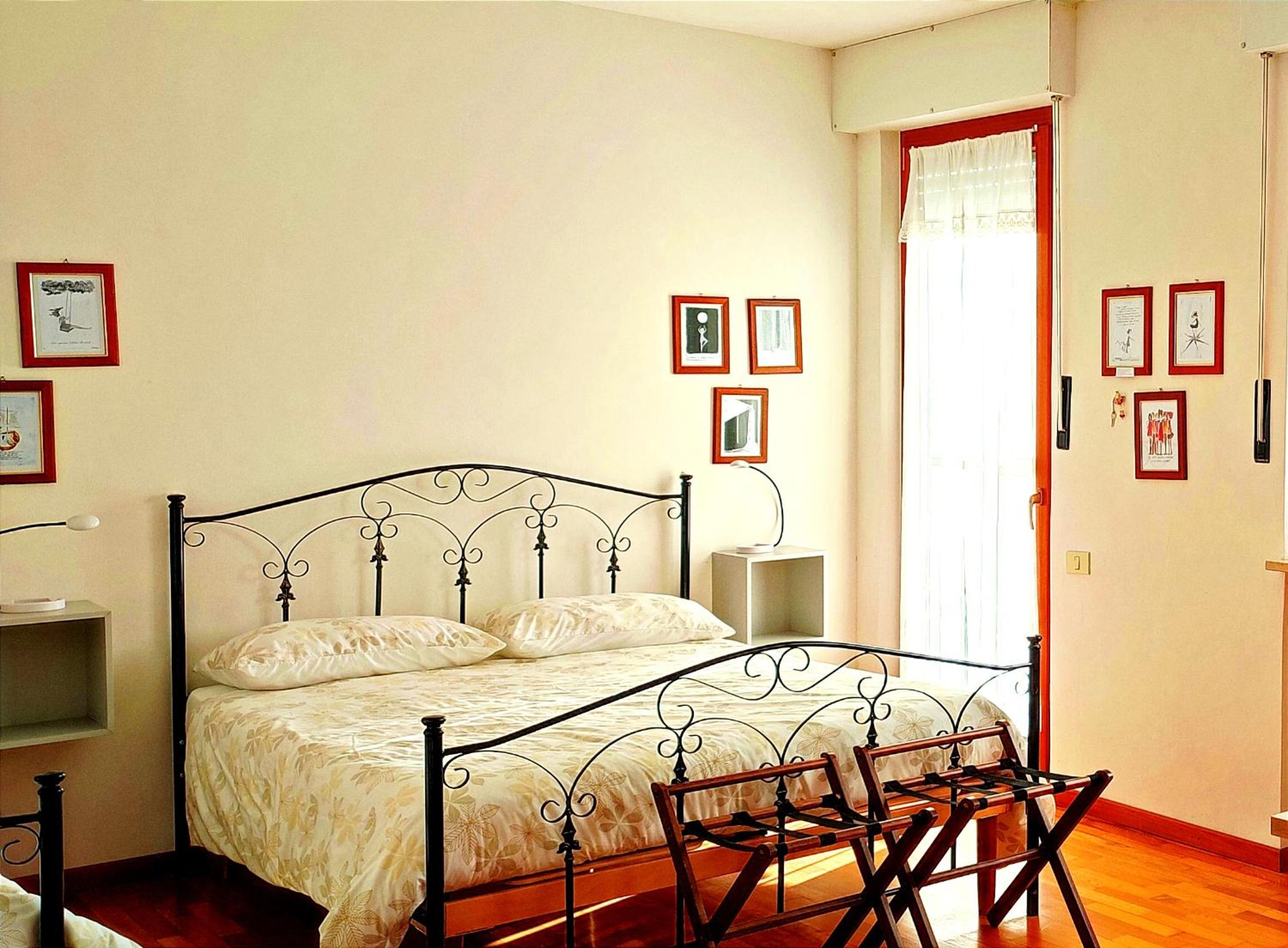Quadruple Room with Private Bathroom - Photo 14