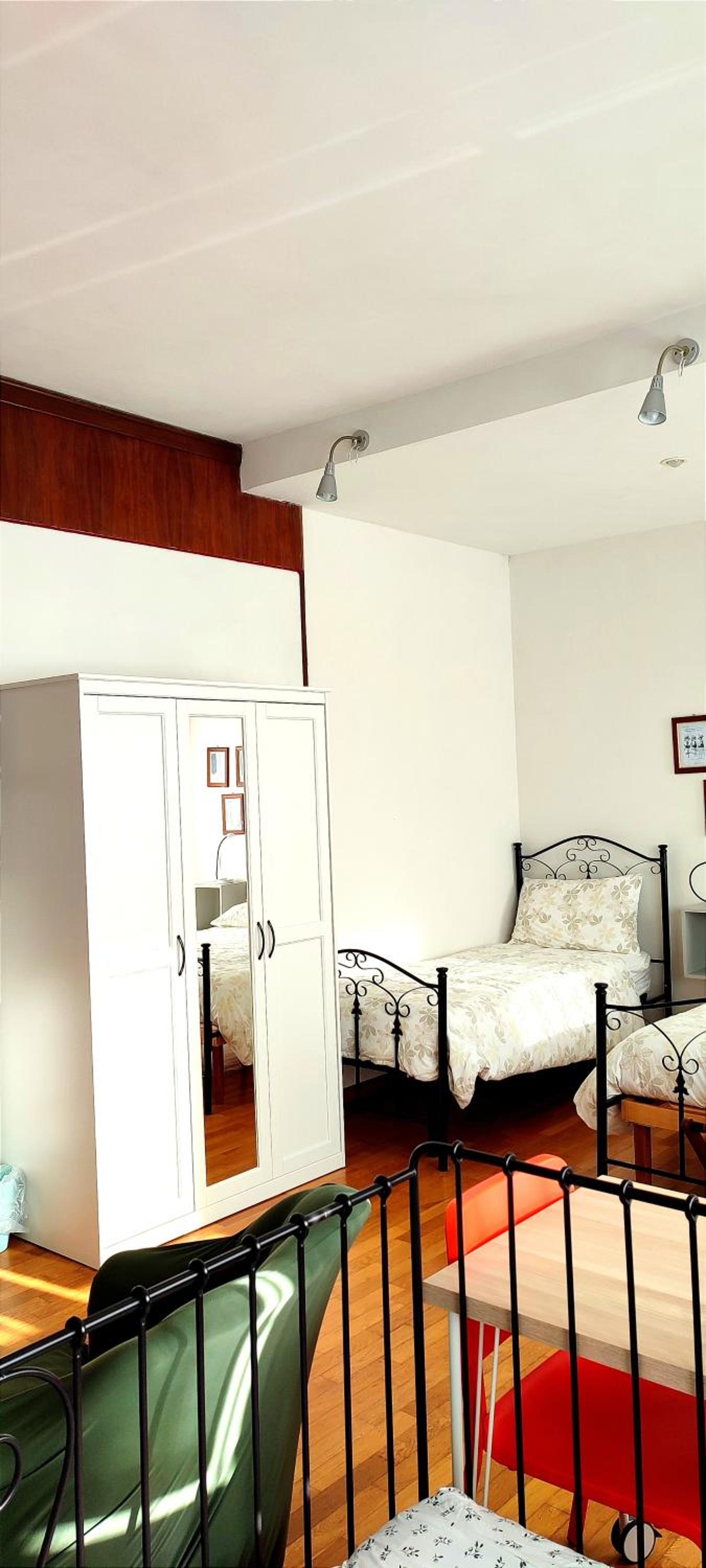 Quadruple Room with Private Bathroom - Photo 12