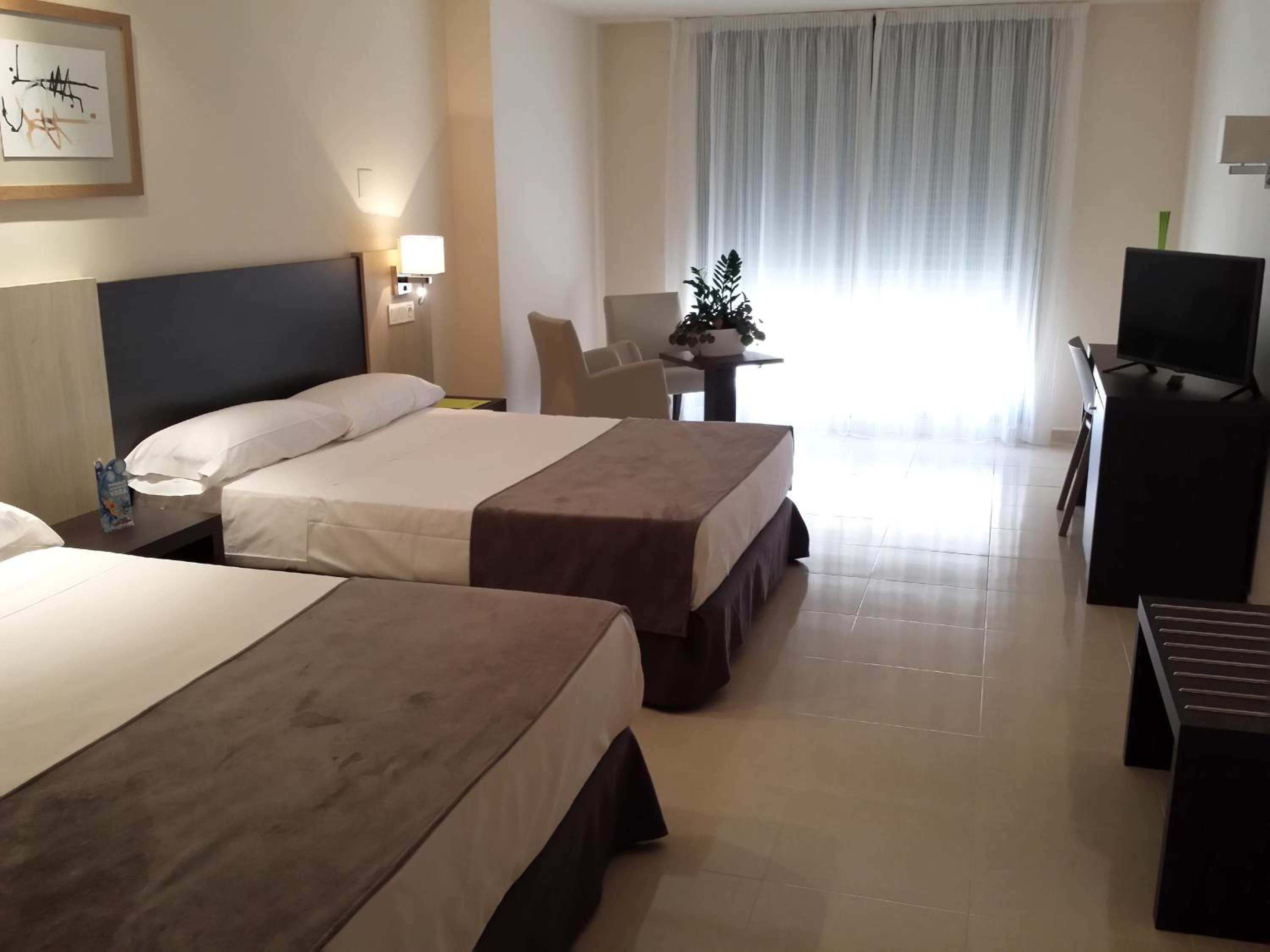 Habitación familiar con vista al mar (2 adultos + 2 niños)
