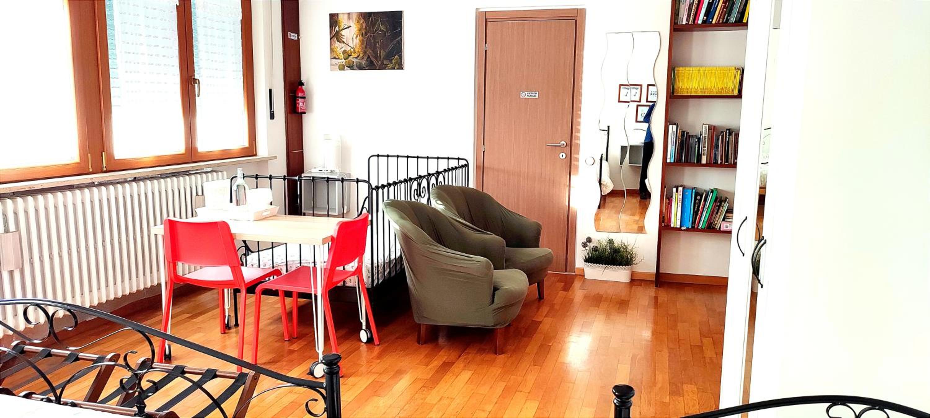 Quadruple Room with Private Bathroom - Photo 5