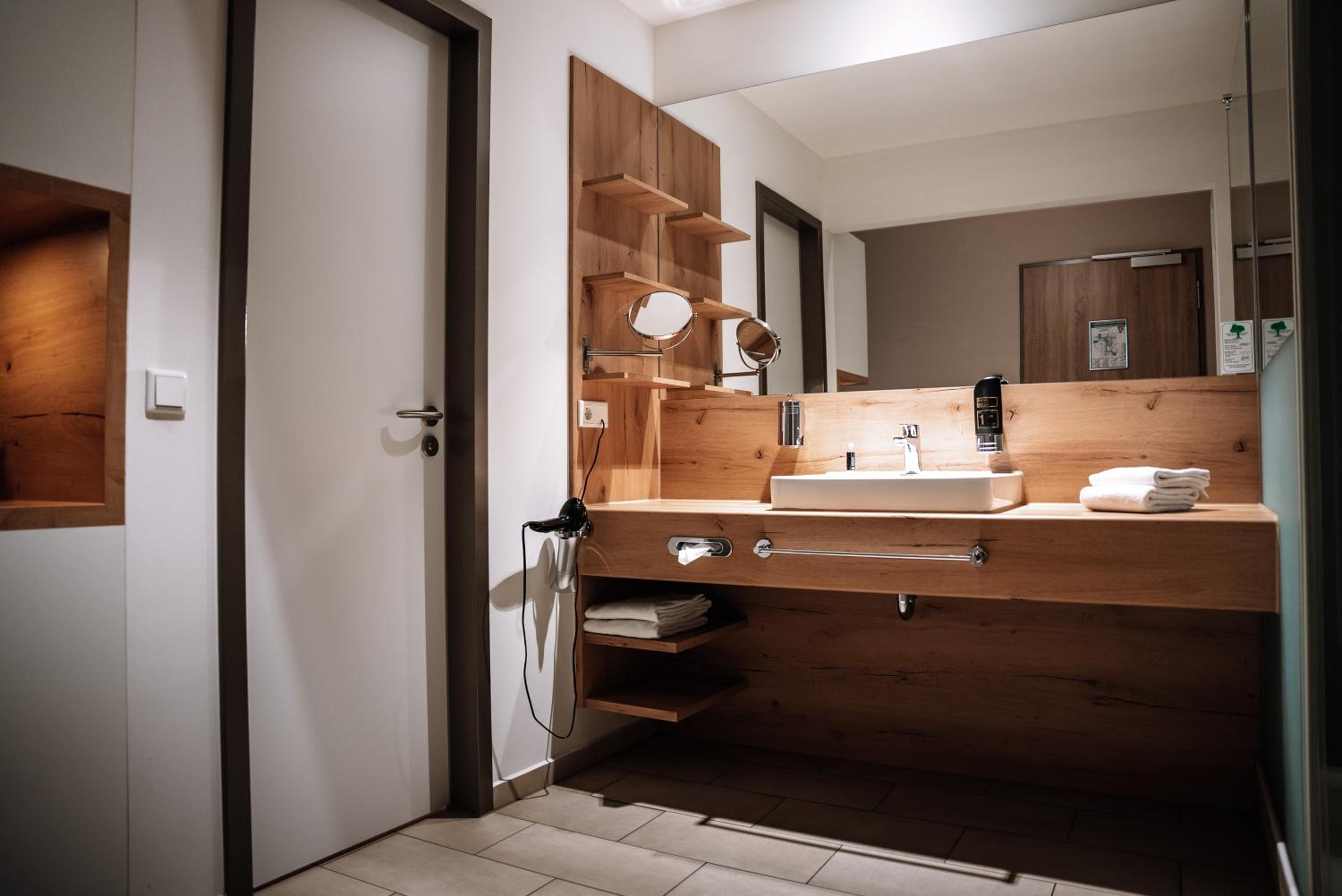 Business Double Room - Photo 5
