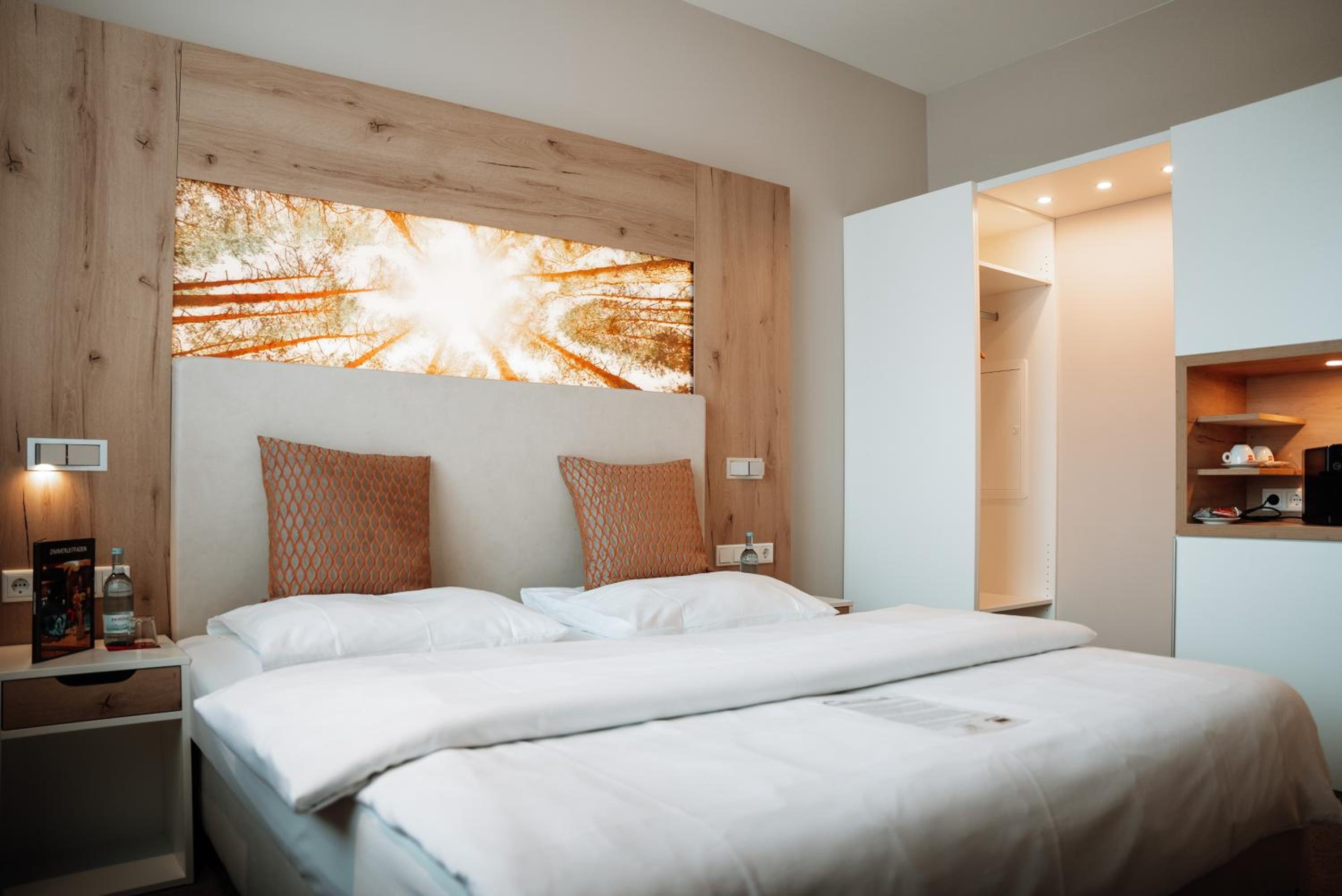 Business Double Room - Photo 10