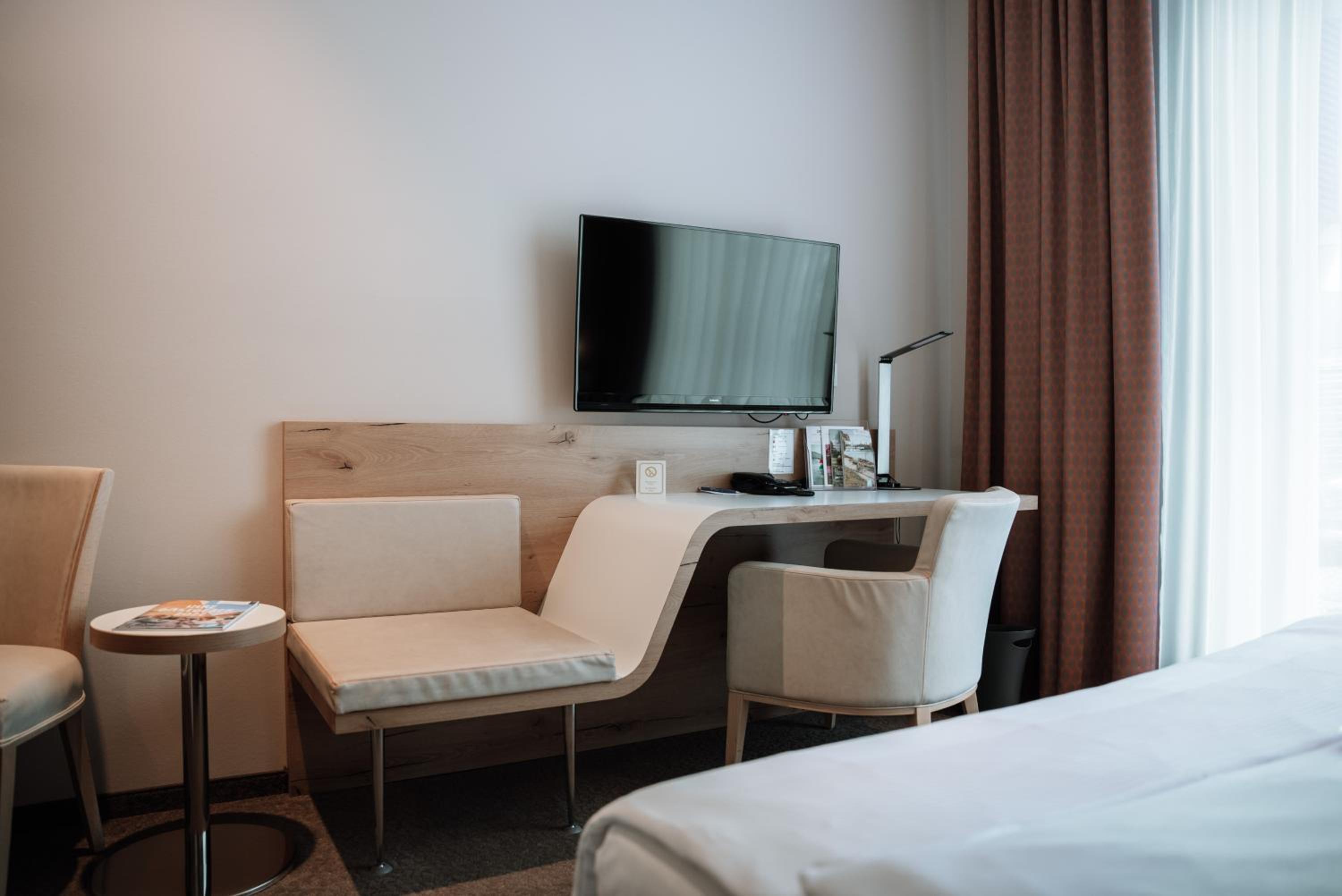 Business Double Room - Photo 11