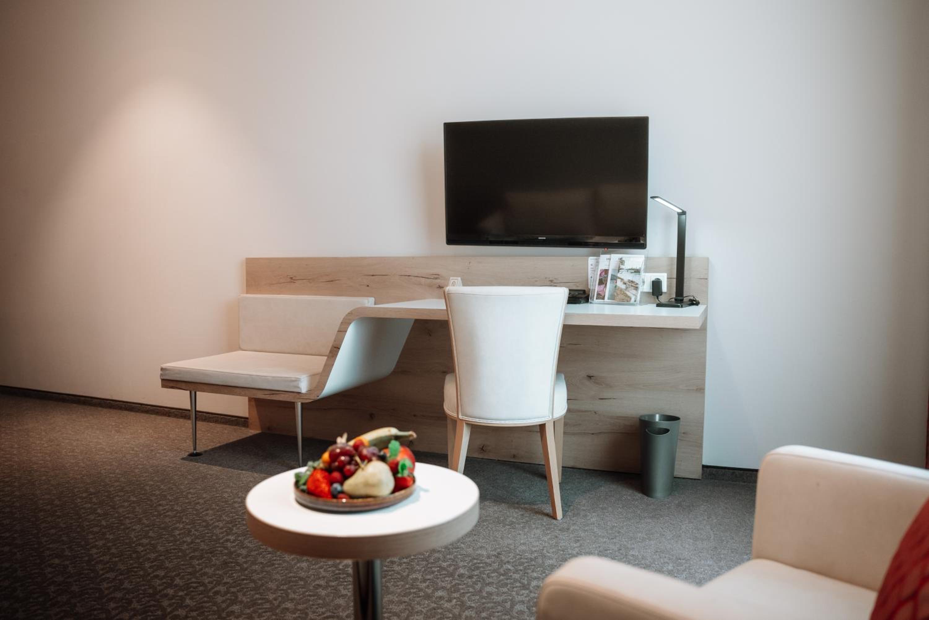 Business Double Room - Photo 13
