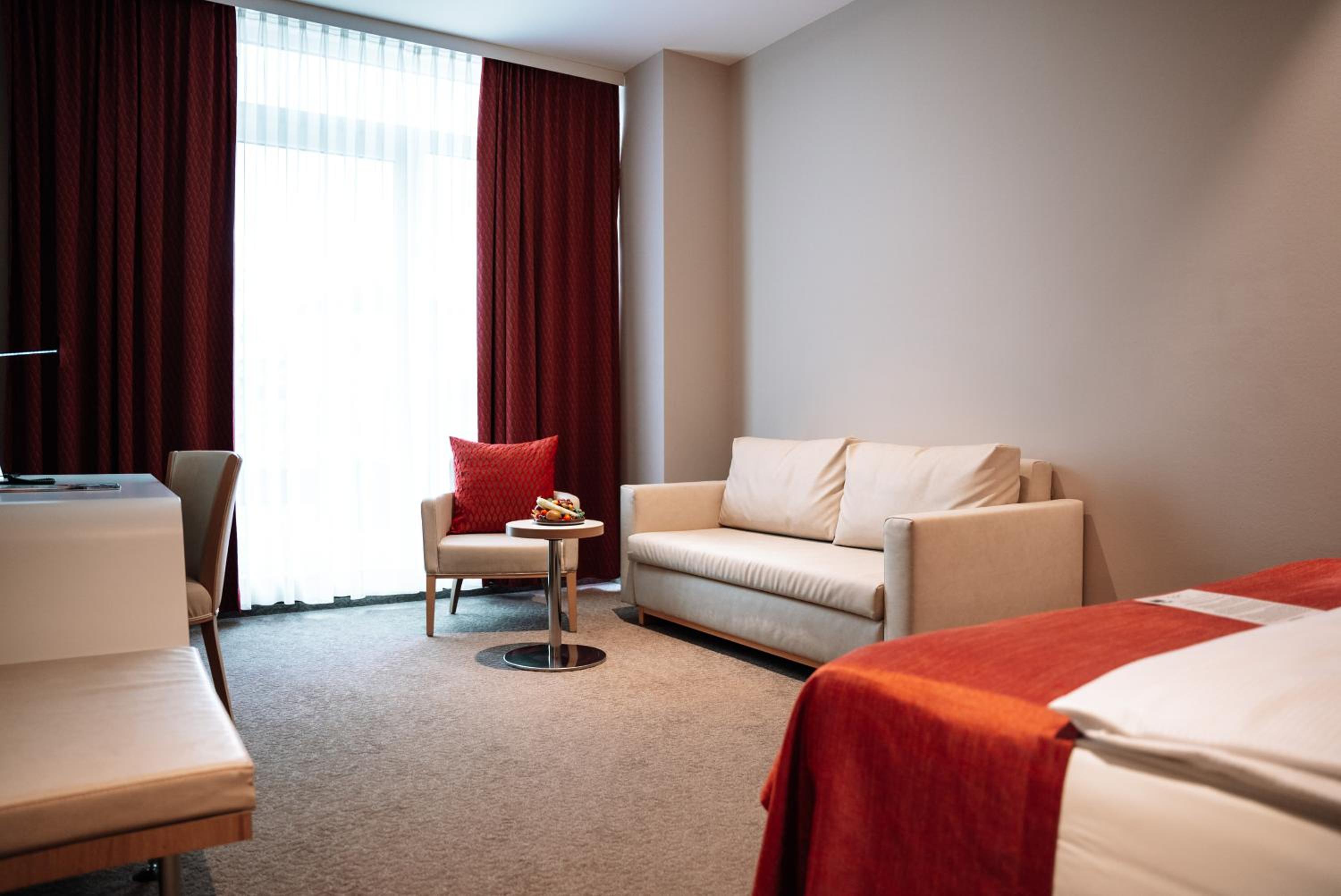 Business Junior Suite - Photo 4