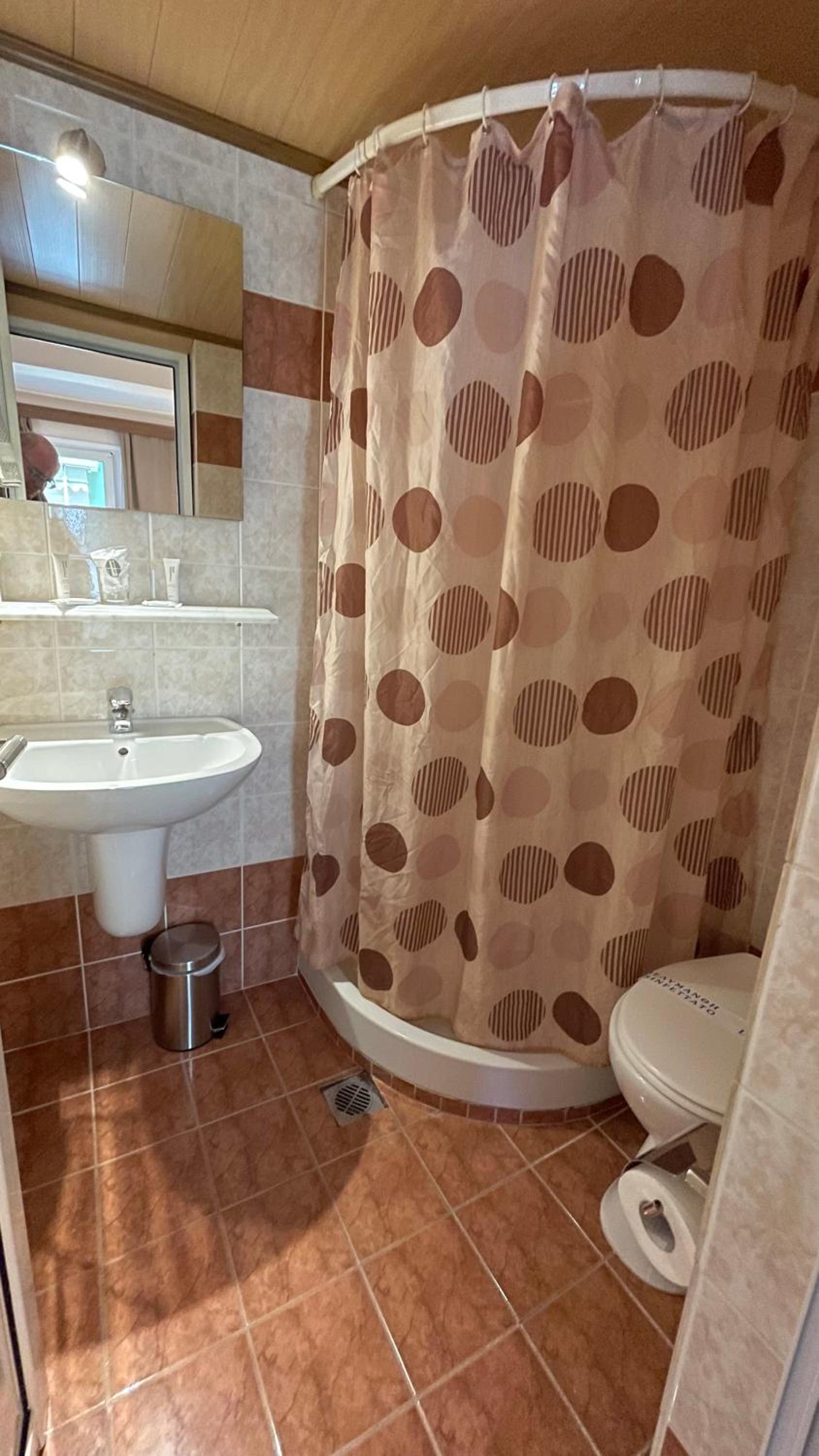 Standard Double or Twin Room photo 2