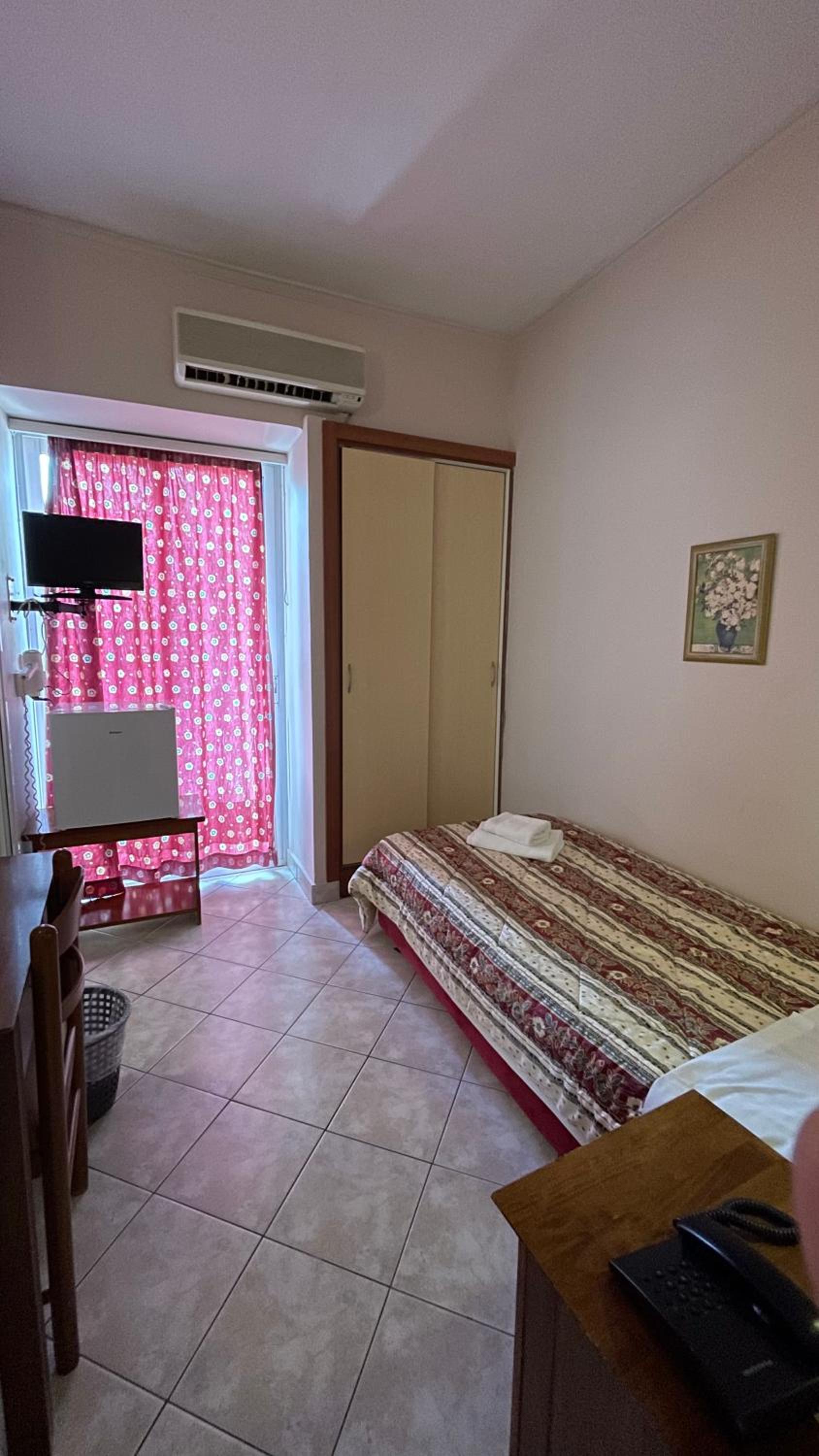 Standard Single Room photo 3