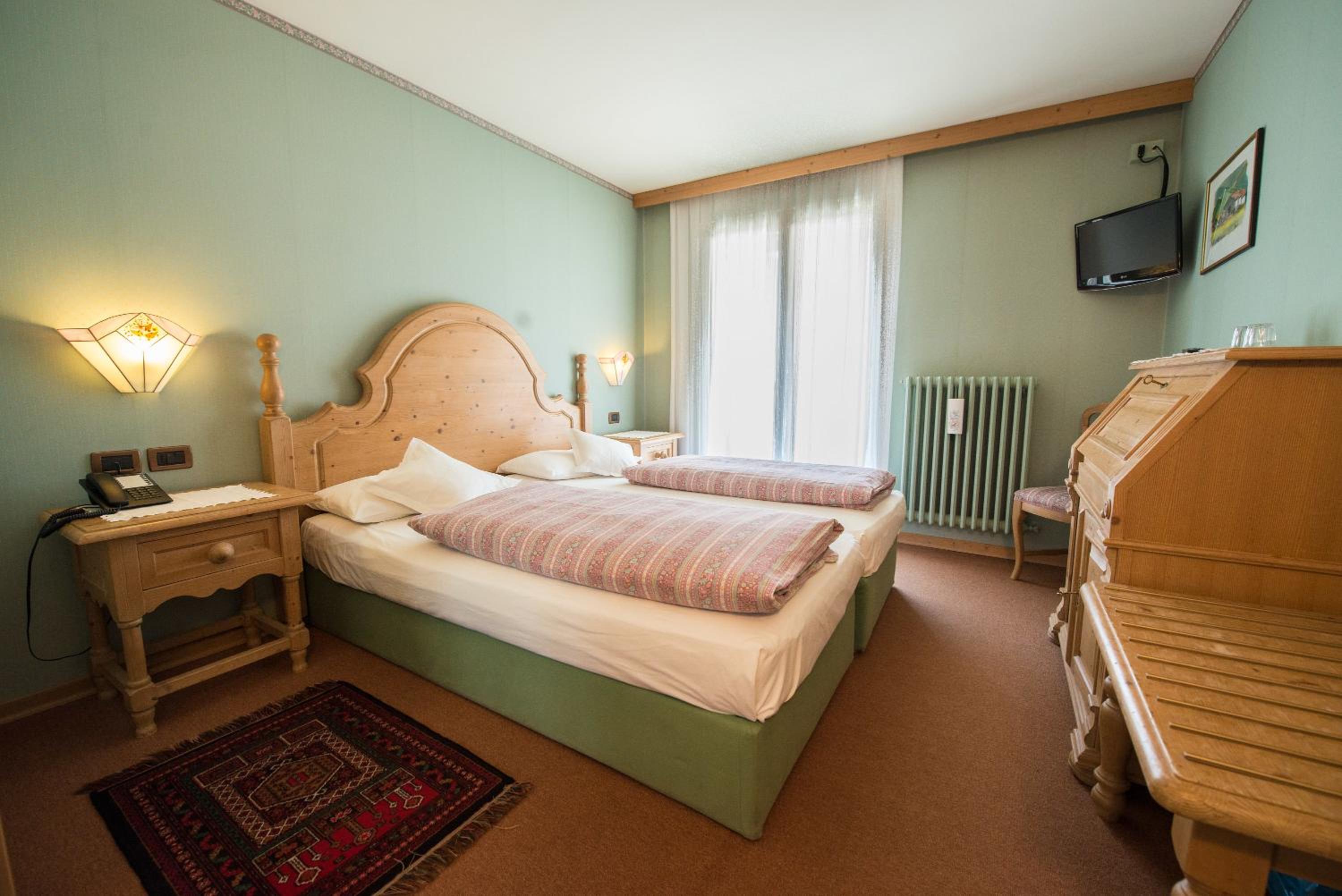 Twin Room with Mountain View photo 1