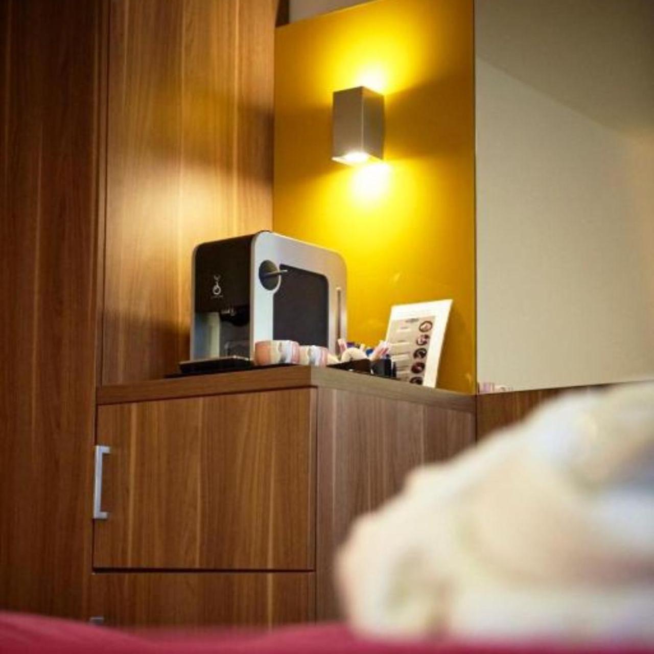 Standard Room thumbnail 6