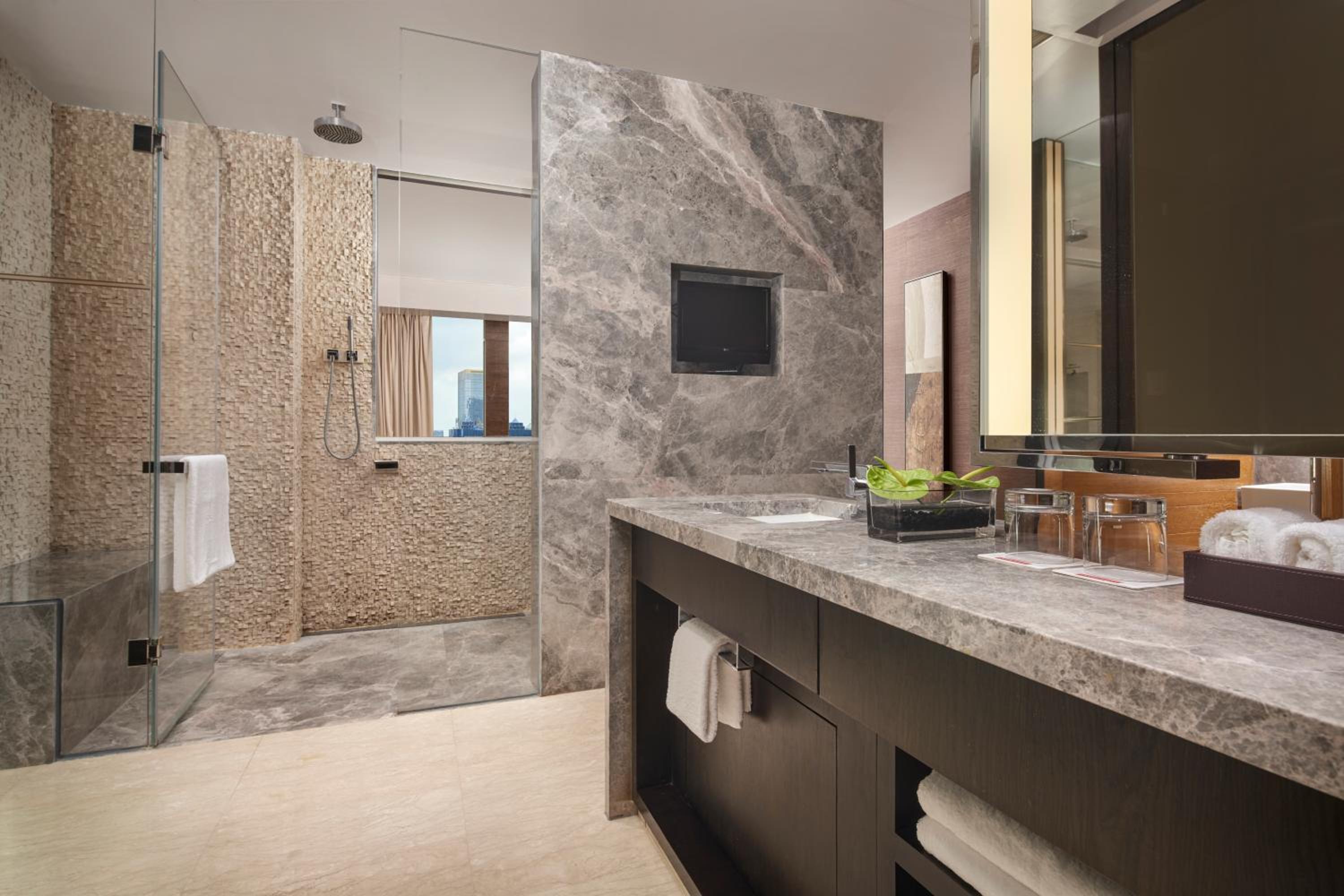 Grand Premium Suite - Photo 2
