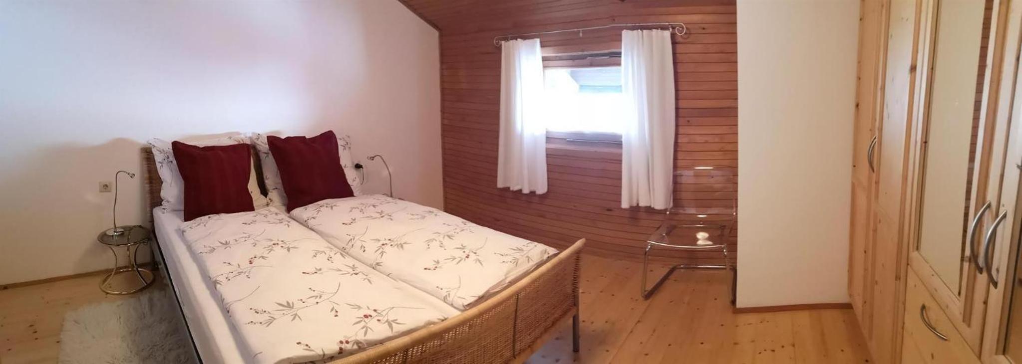 Three-Bedroom Apartment With Shower photo 1