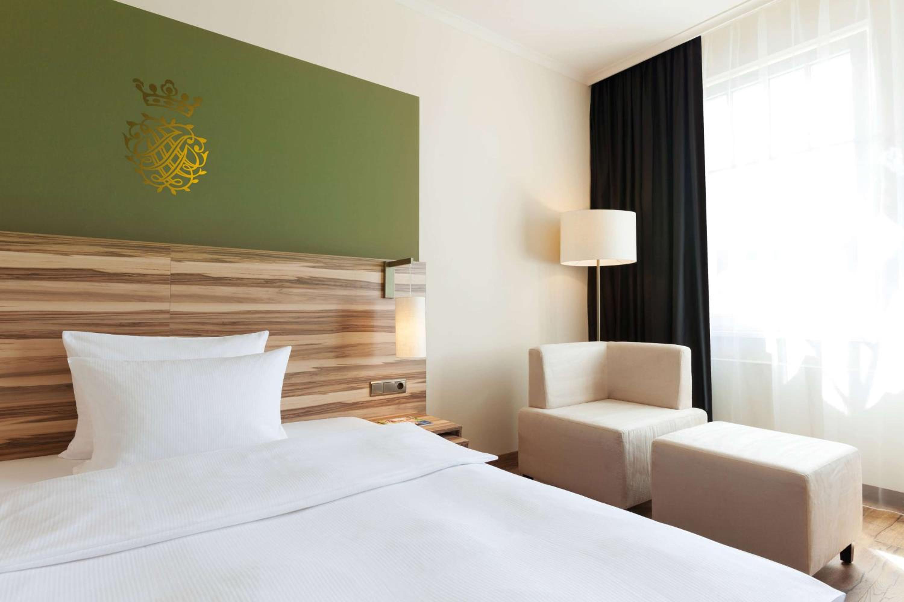 Executive Room - Photo 3
