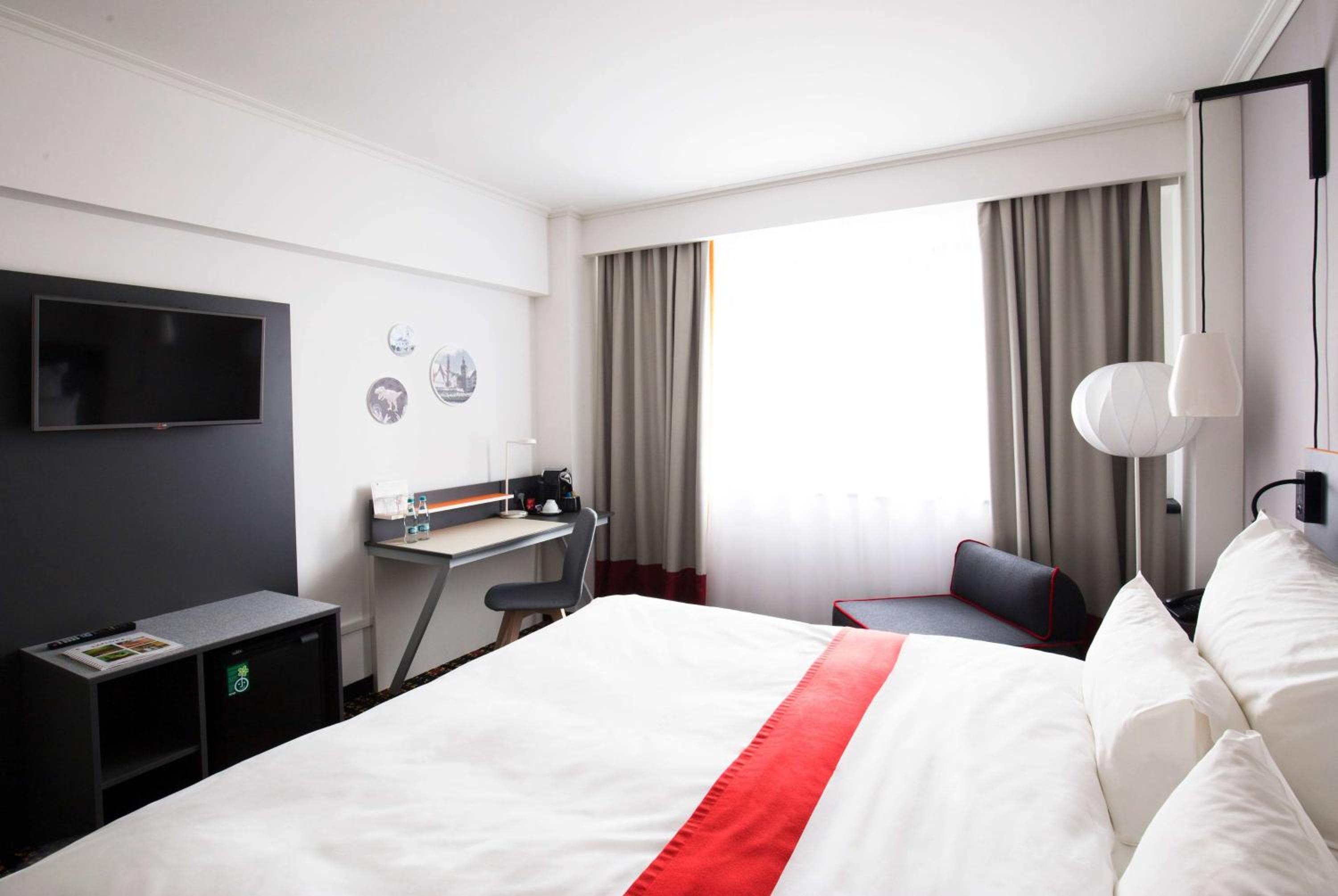 Suite - Photo 3