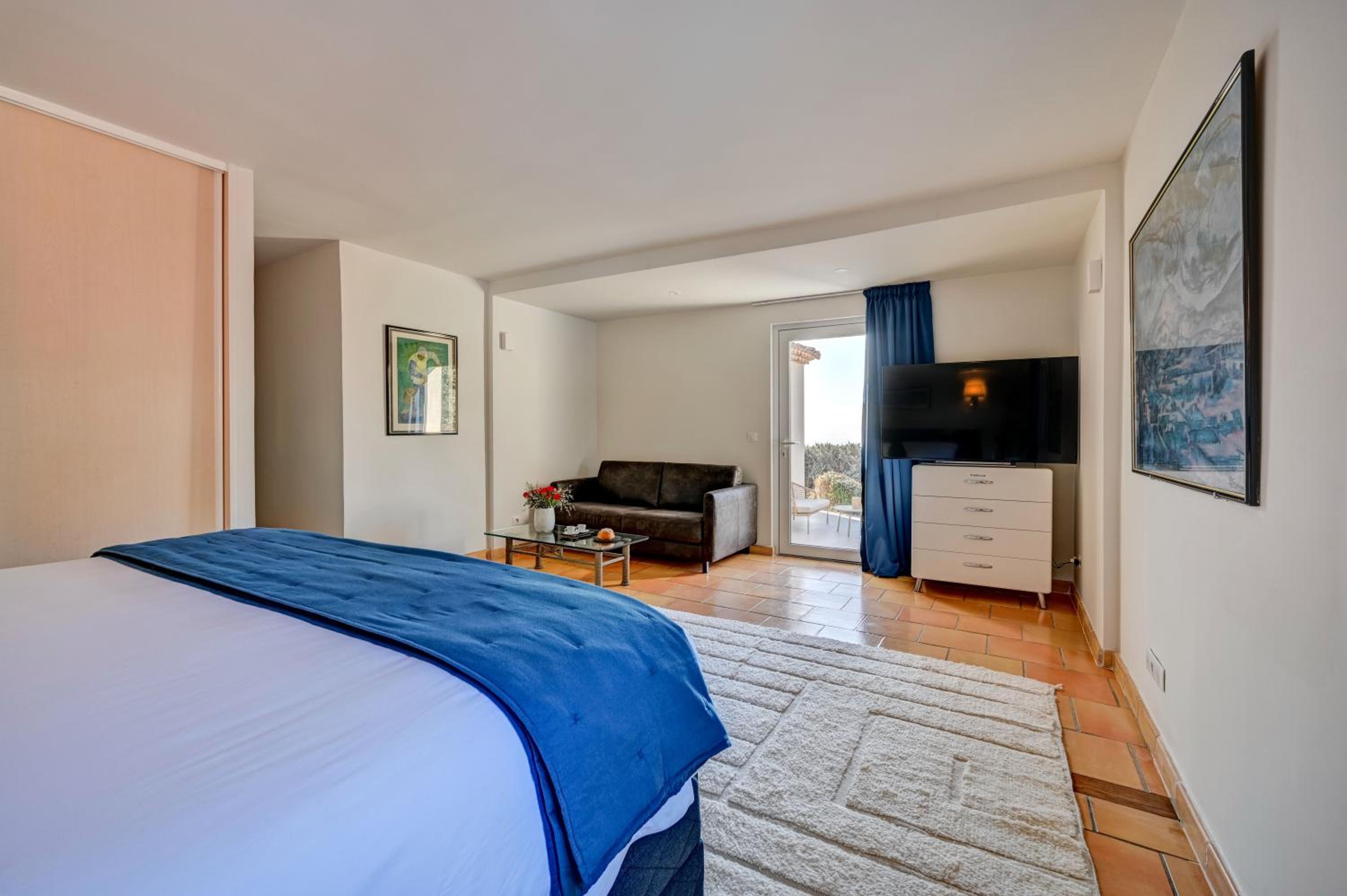 Suite with Terrace photo 2