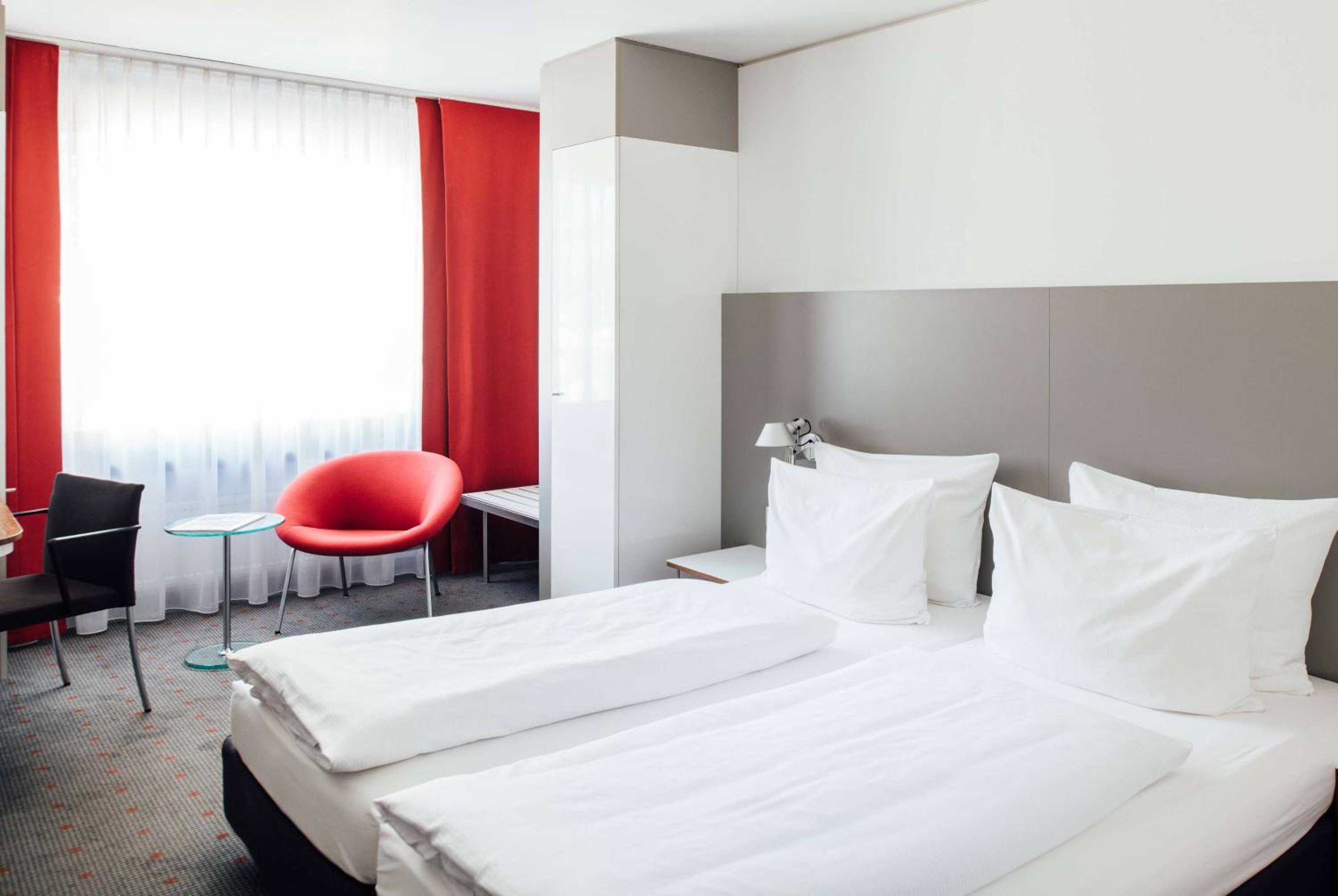 Comfort Accessible Room - Photo 4
