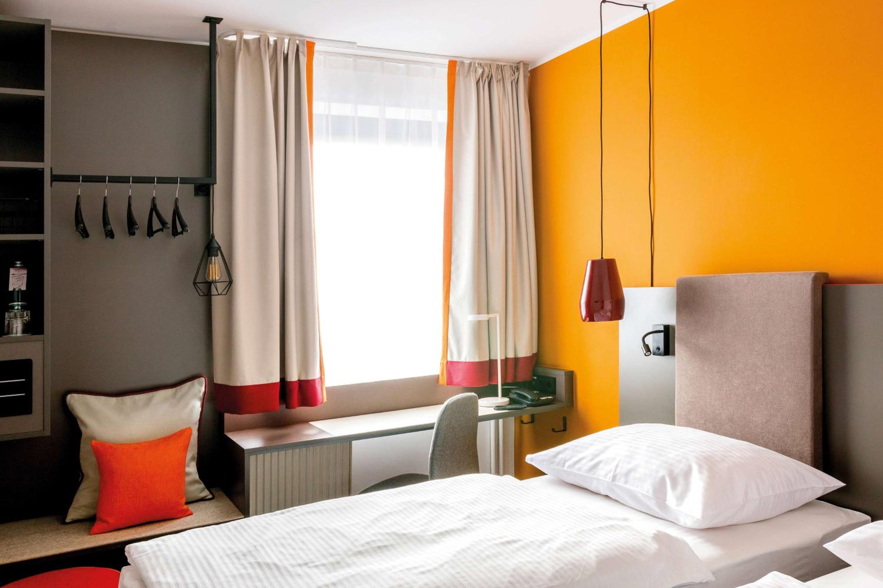 Comfort Room - Photo 2
