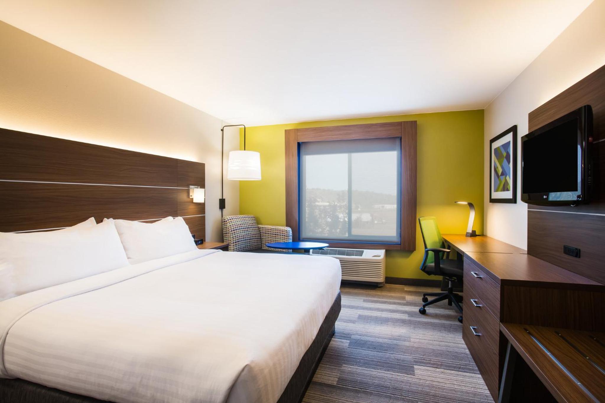 Standard King Room - Photo 3