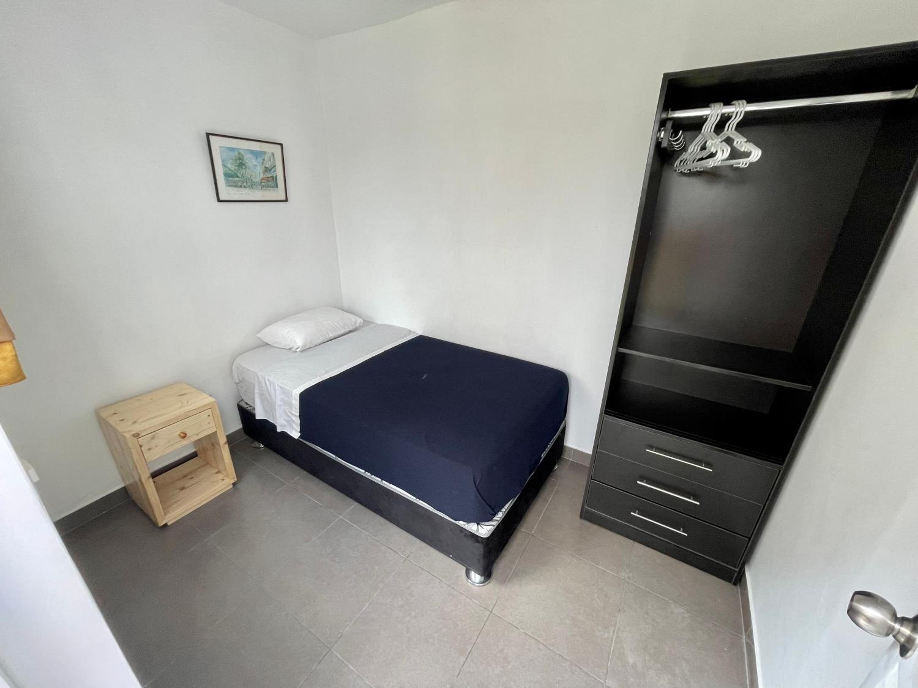 Budget Single Room photo 2