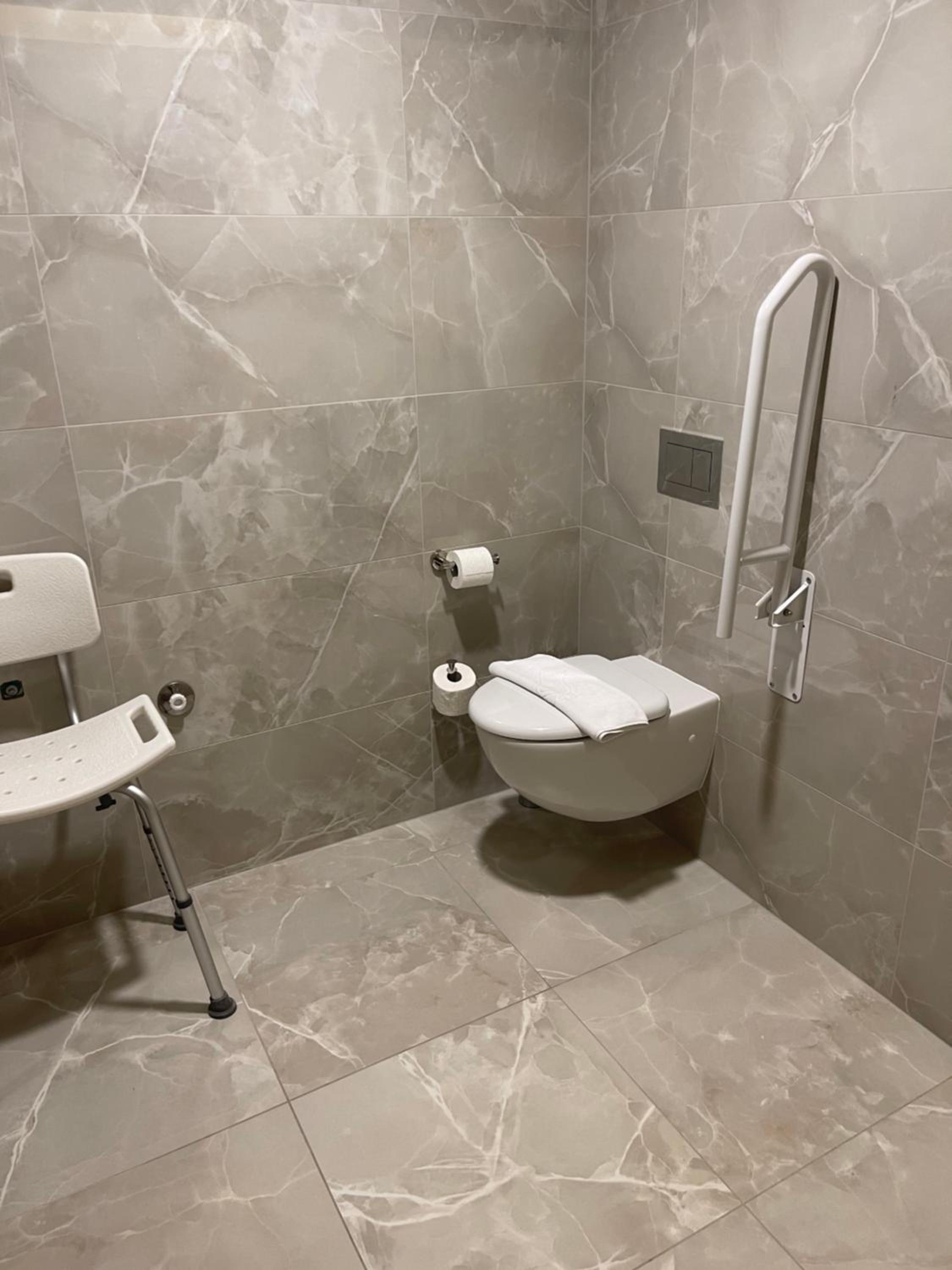 Double Room - Disability Access thumbnail 6
