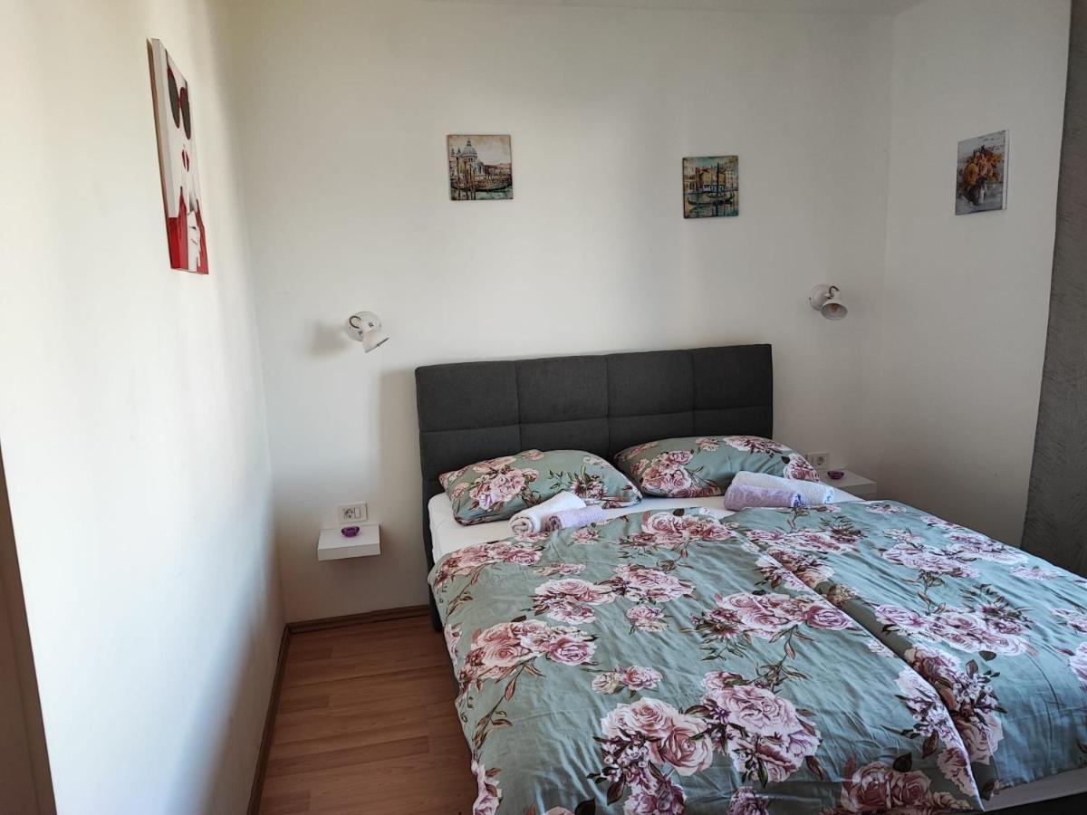 Three-Bedroom Apartment - Photo 9
