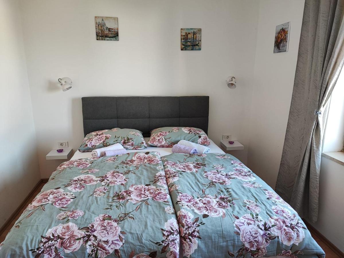 Three-Bedroom Apartment - Photo 7