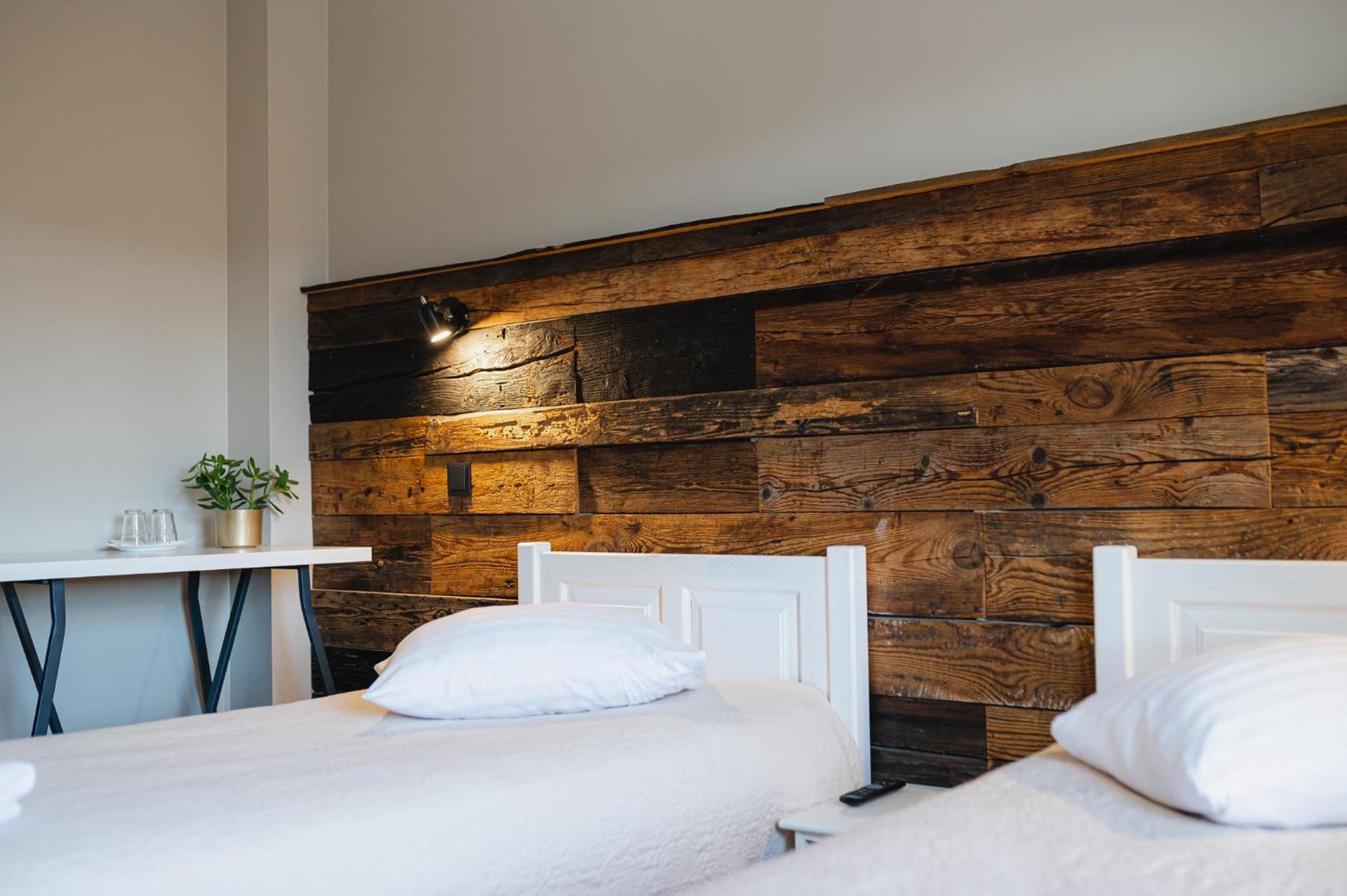 Standard Twin Room - Photo 1