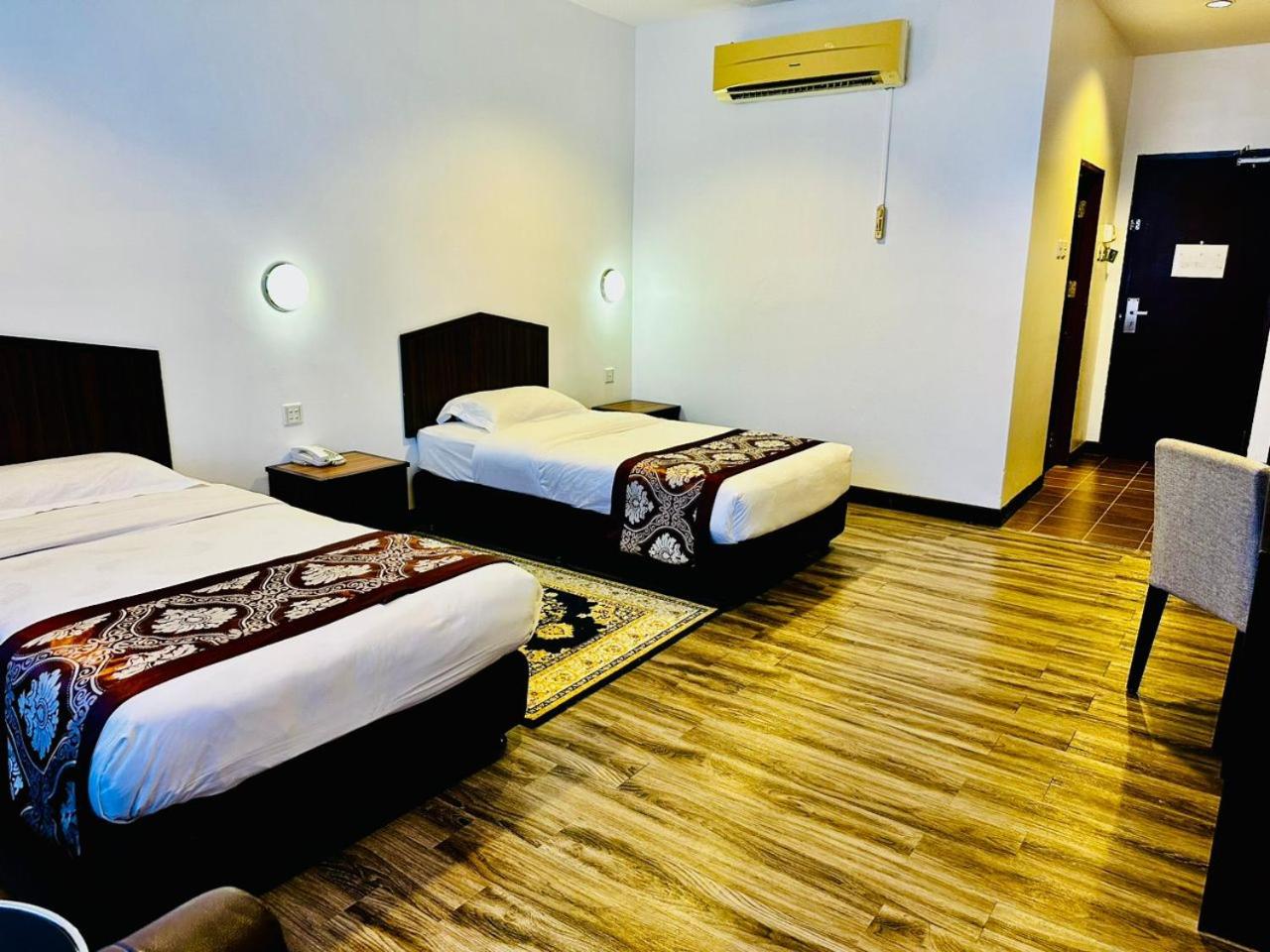 Superior Double or Twin Room photo 2