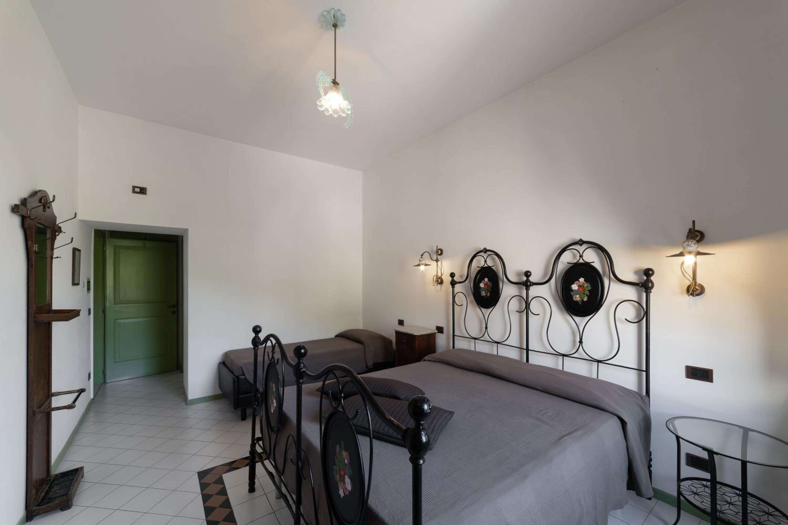 Triple Room with View - Photo 8