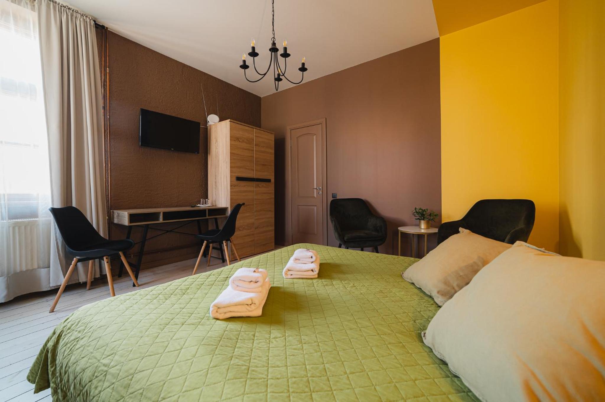 Double Room - Photo 10