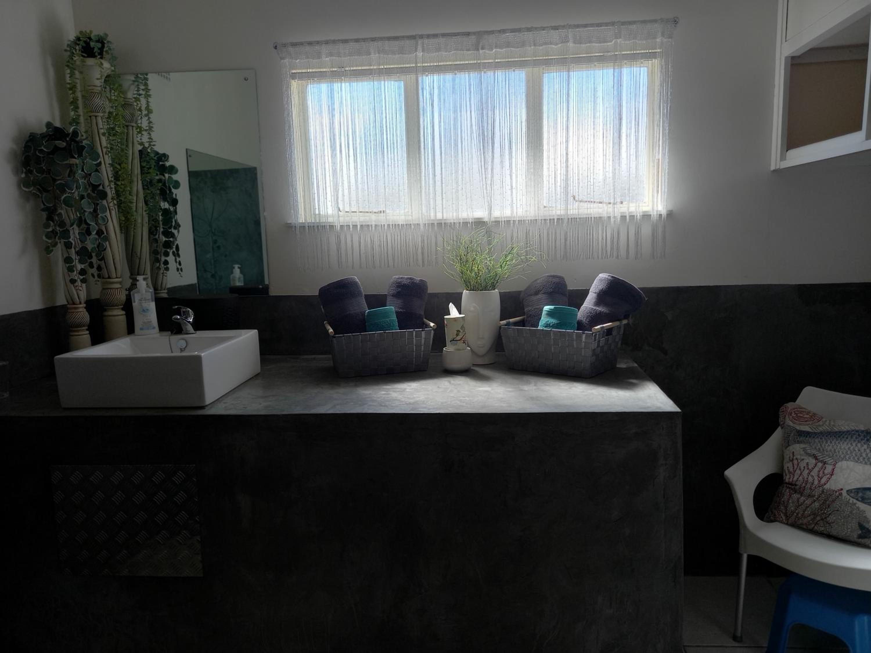 Deluxe Double Room with Shower - Photo 8