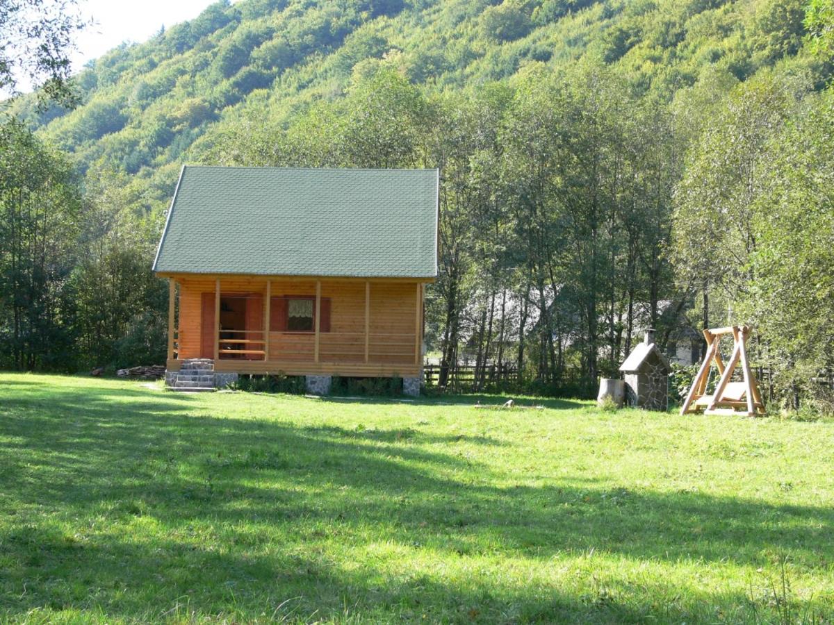 Three-Bedroom House photo 3