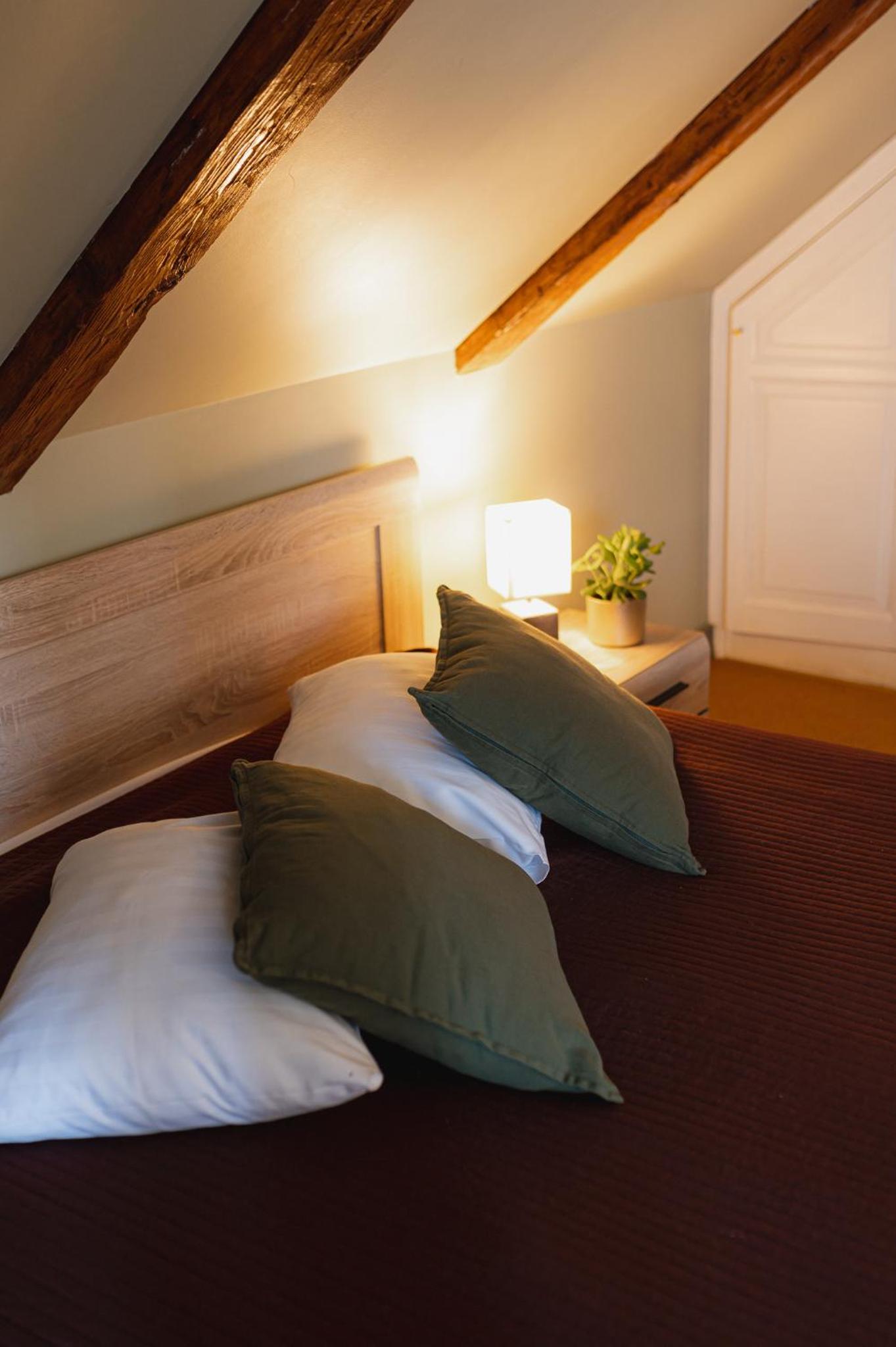 Double Room - Photo 5
