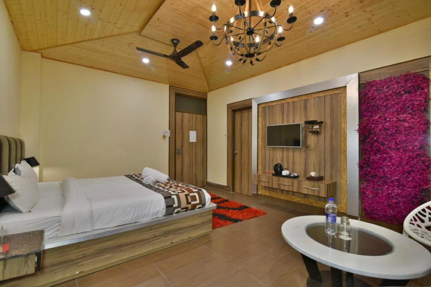 Deluxe Family Suite photo 1
