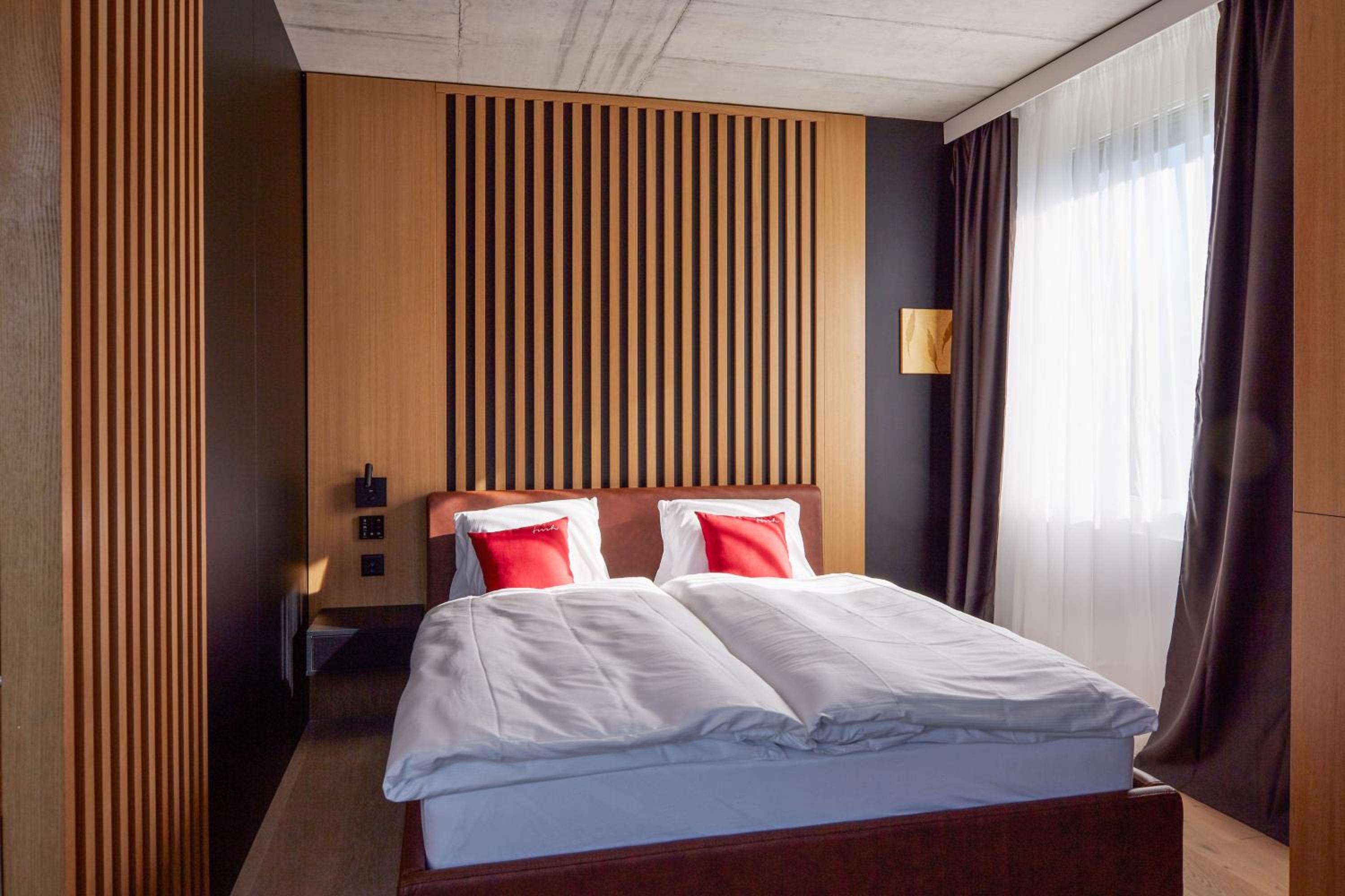 Standard Queen Room - Photo 4